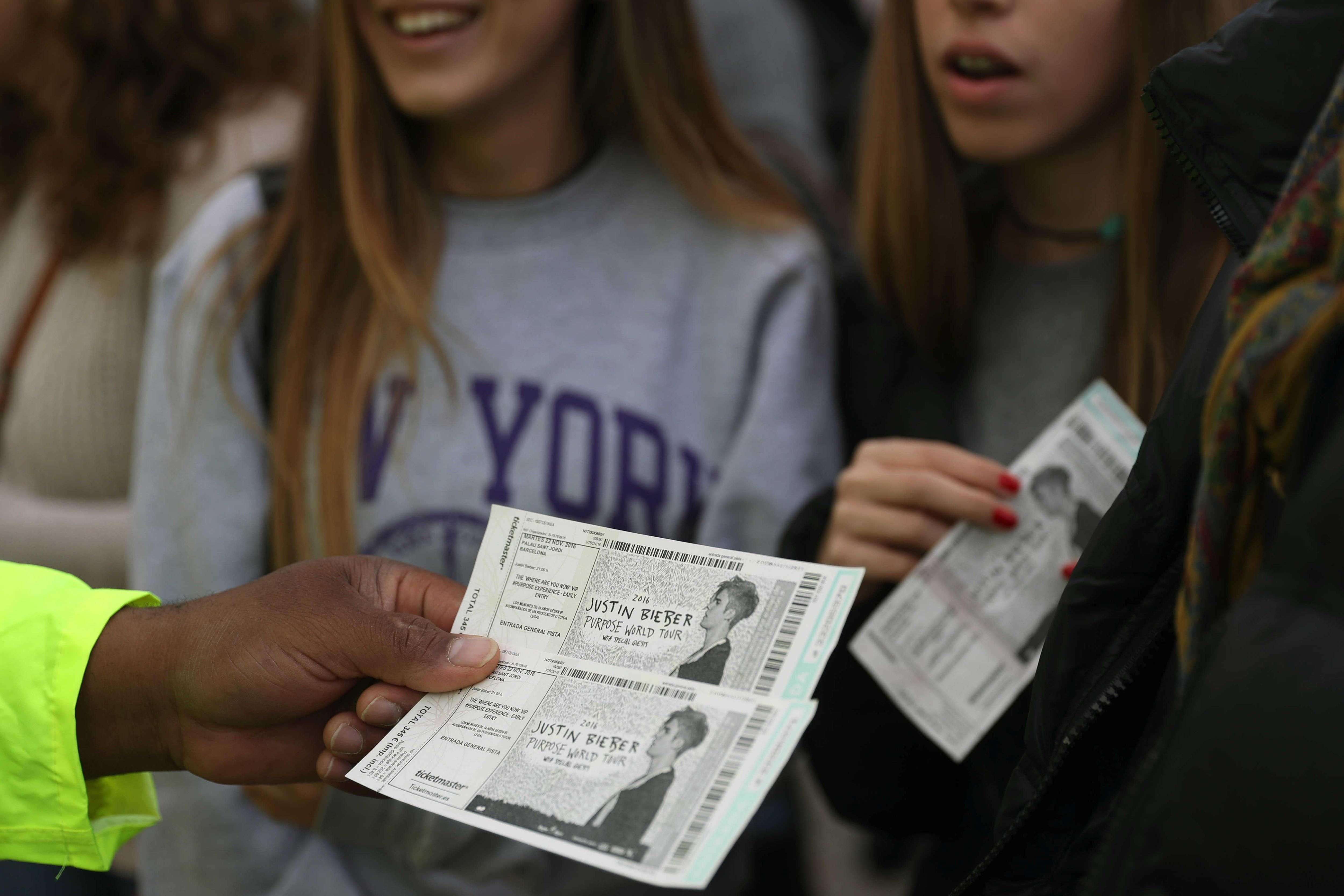 La fiebre Bieber alcanza temperaturas de síncope en Barcelona
