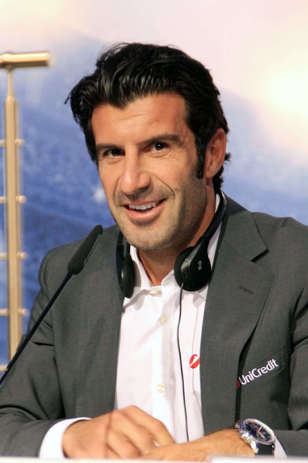 Roben mig milió d'euros a Figo