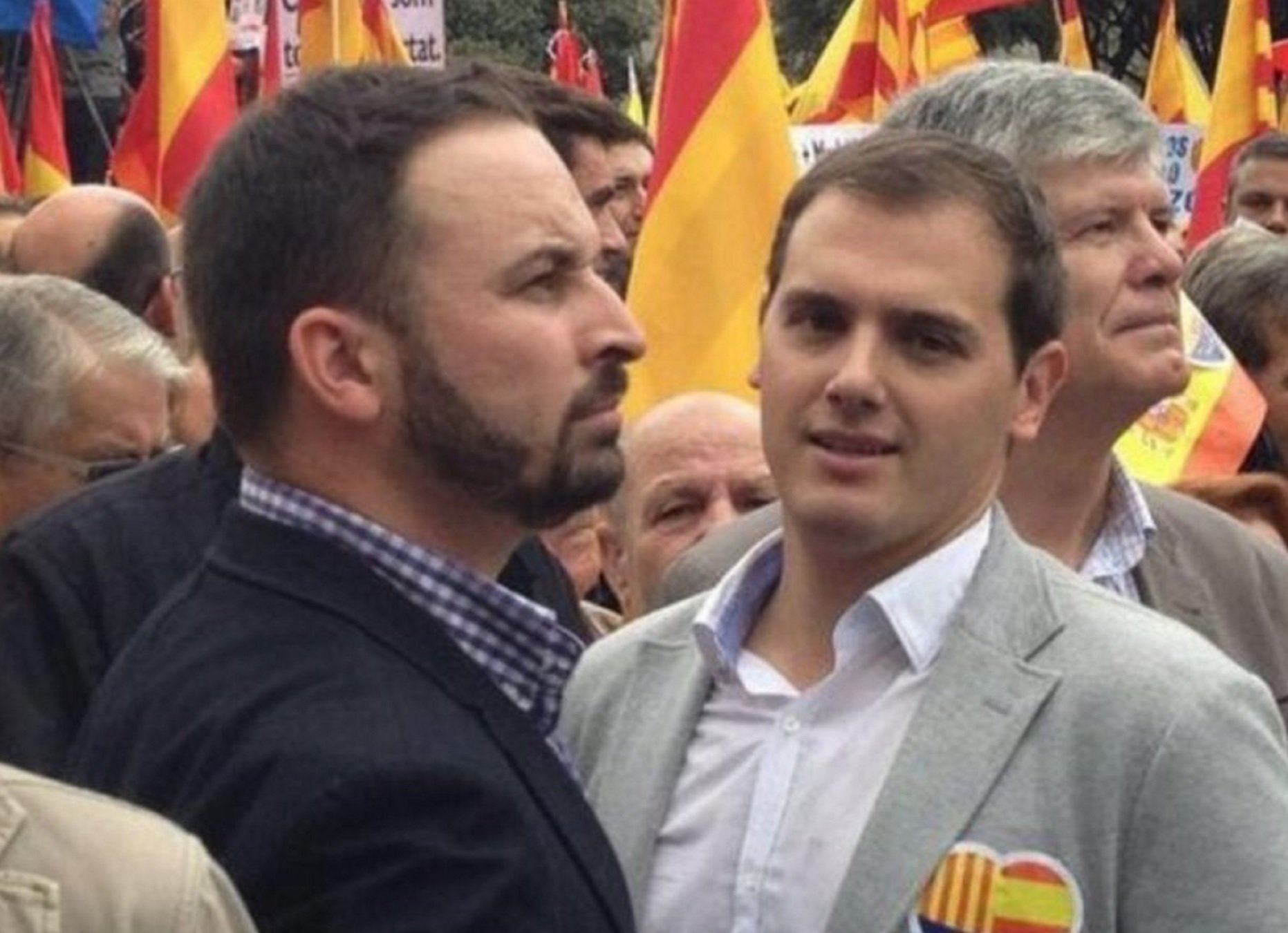 Hilarant portada de Rivera i Abascal magrejant com a adolescents