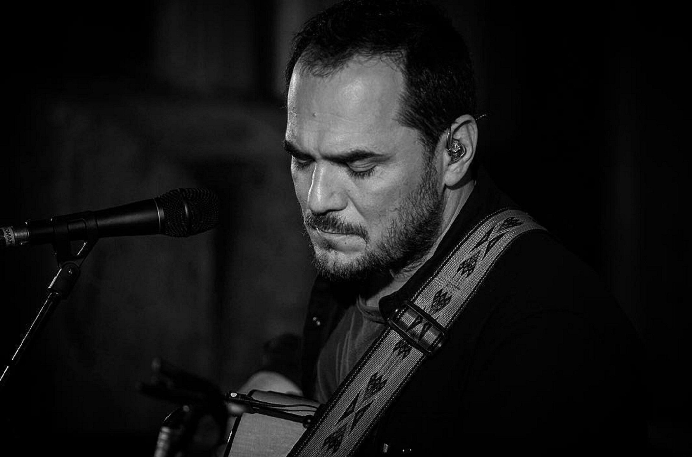 "Llibertat presos polítics!": Ismael Serrano atura un concert en sentir-ho