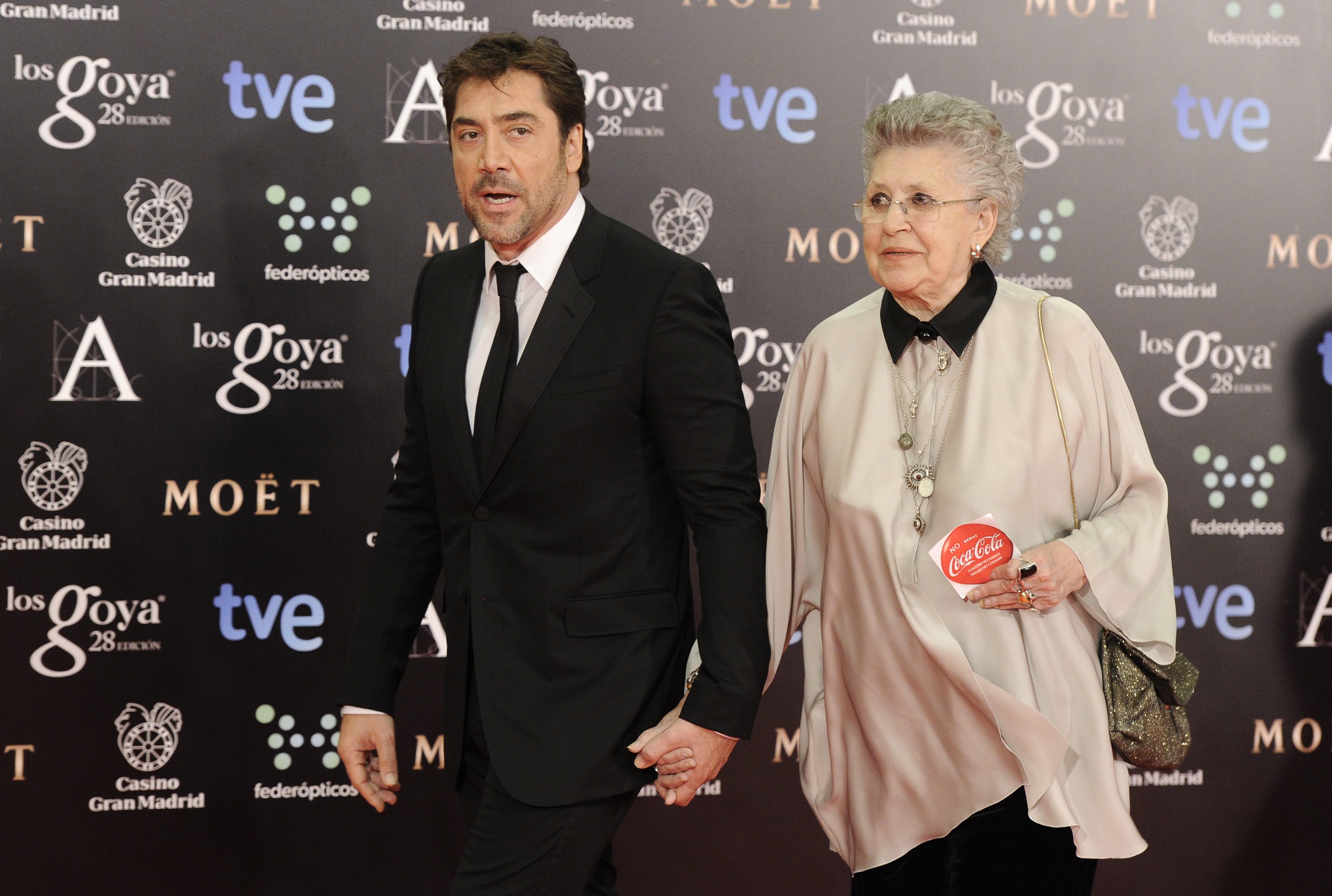 Pilar Bardem se queja de su "pensión de mierda" y la ponen verde