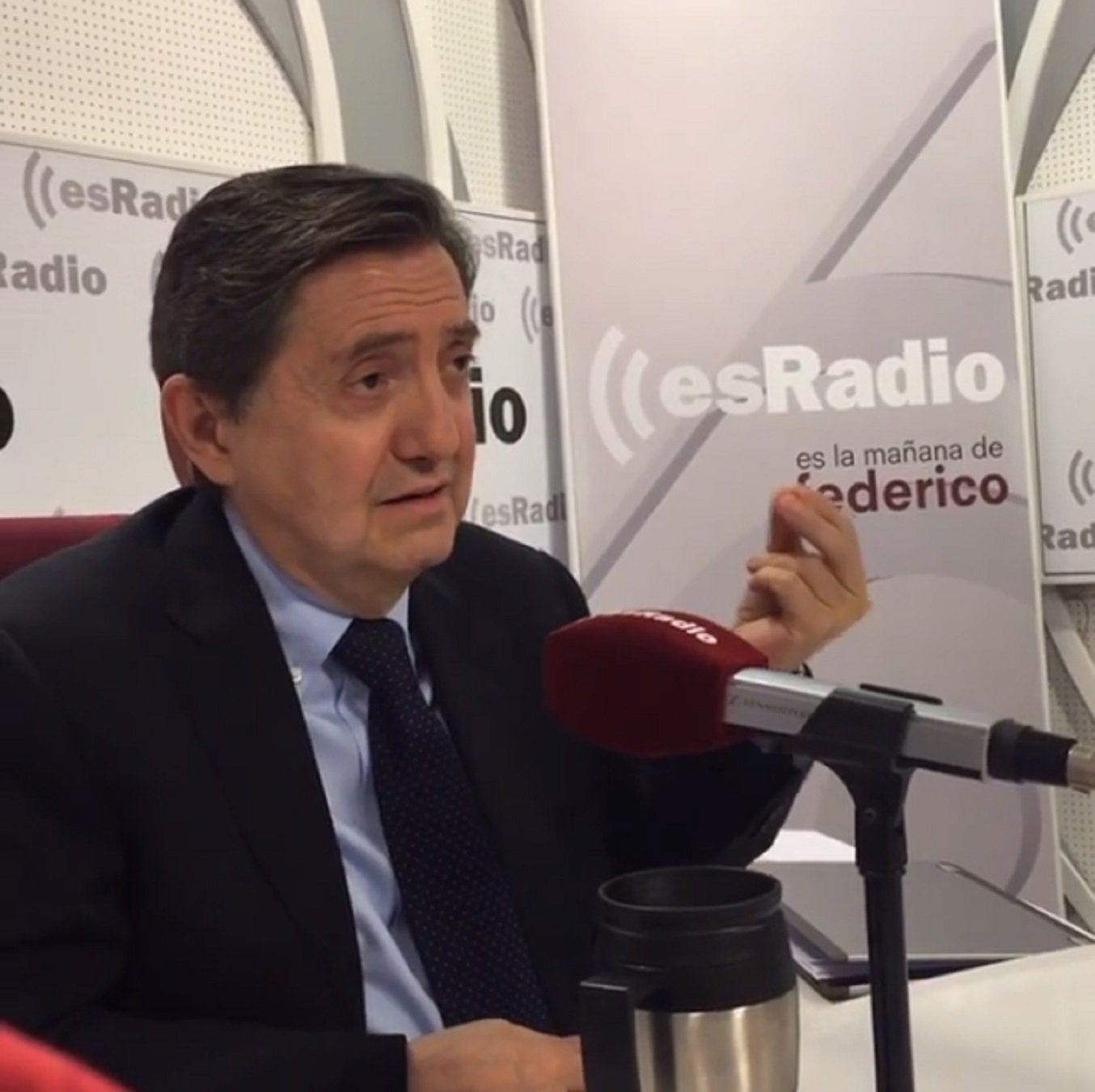 Losantos enloquece (todavía más): "Clausuremos Catalunya y su prensa 20 años"