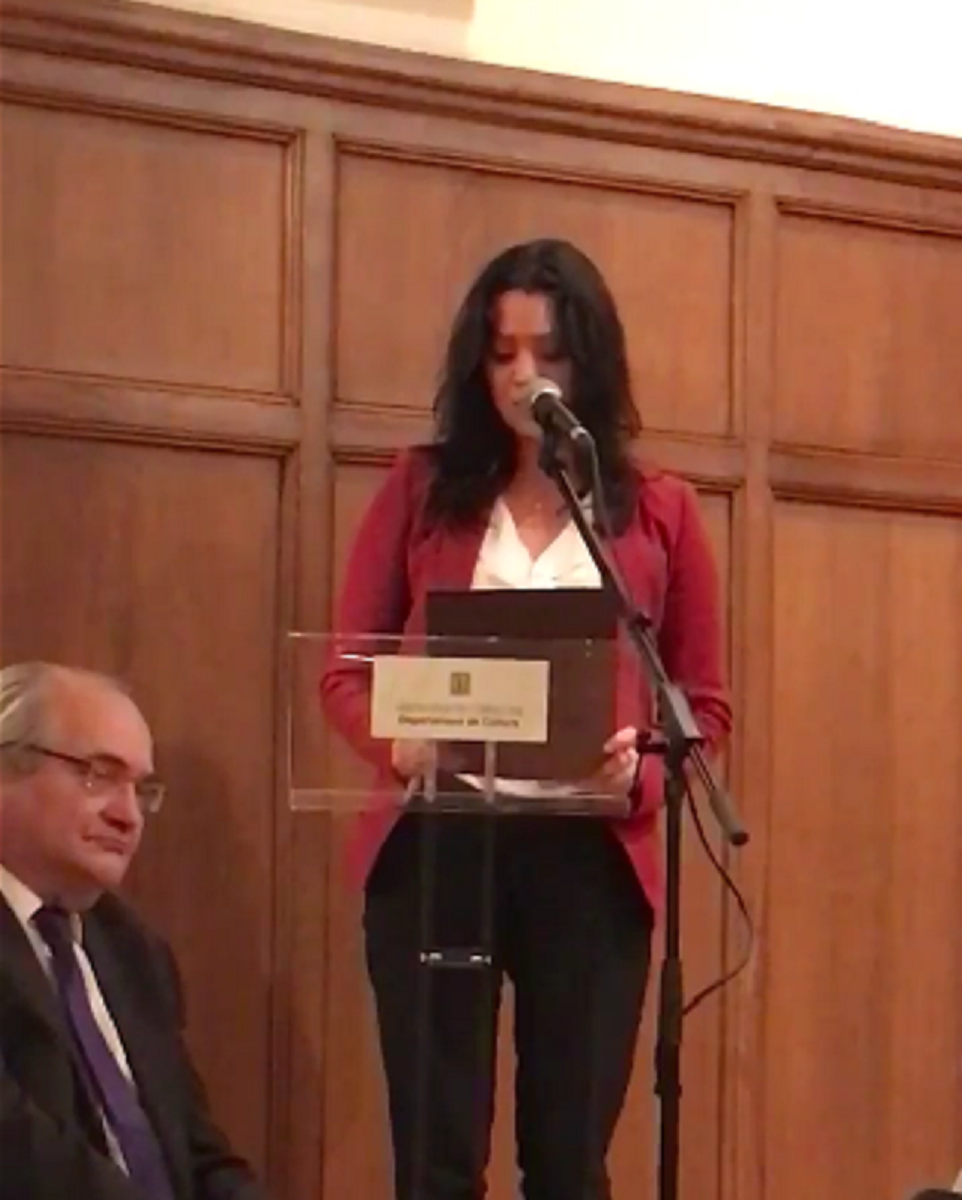 La mujer de Puigdemont recita al Quijote en rumano