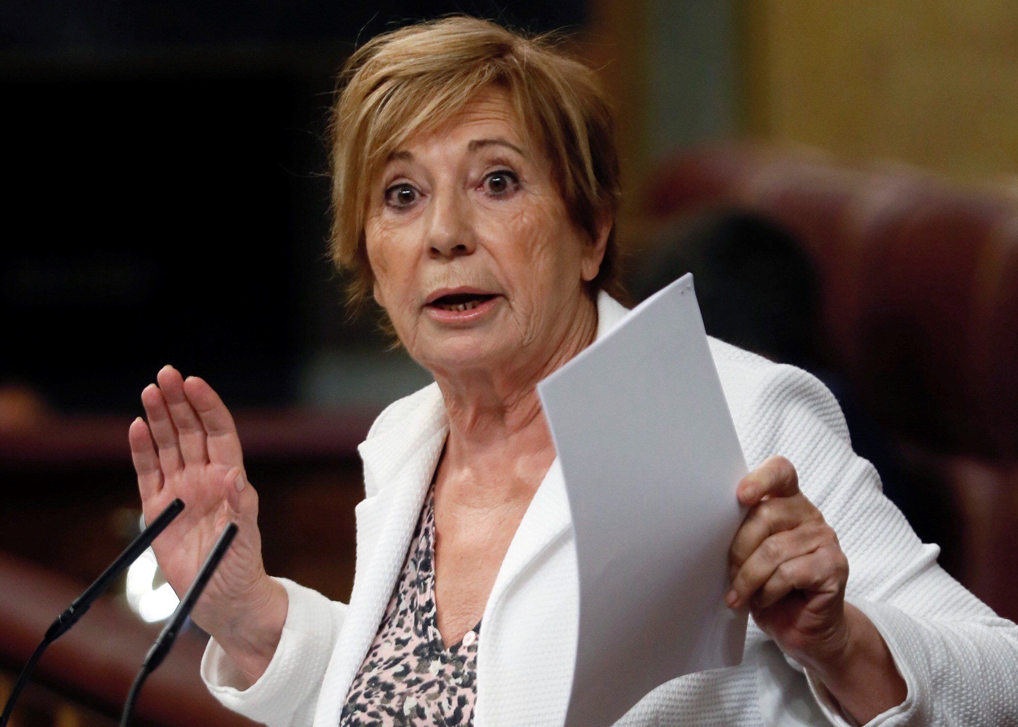 La red no tiene piedad de Celia Villalobos y celebra que abandone la política