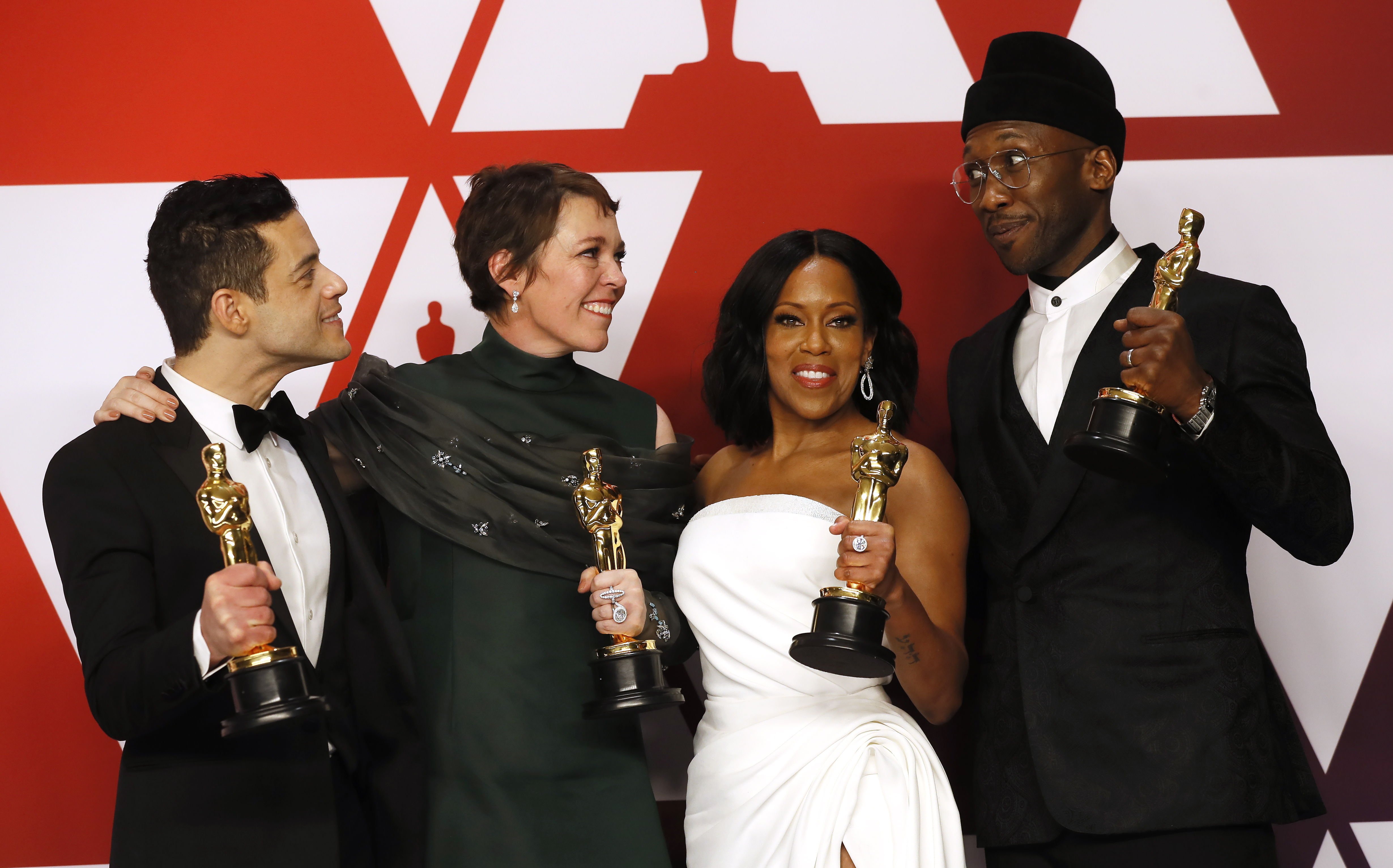 La famosa catalana que brilla en la alfombra roja de los Oscar con su familia