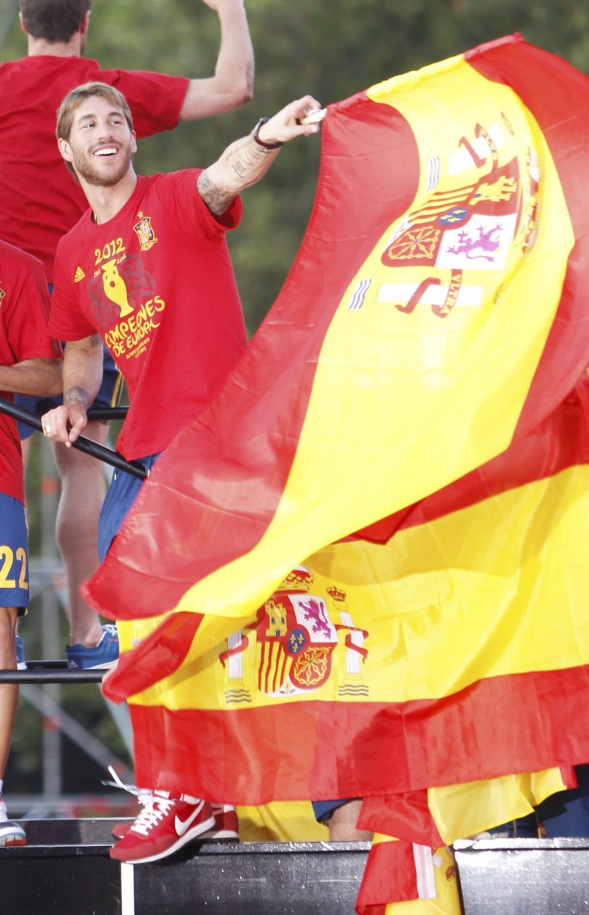 Daniel Guzmán, contra el españolismo de Sergio Ramos y los ultras enloquecen