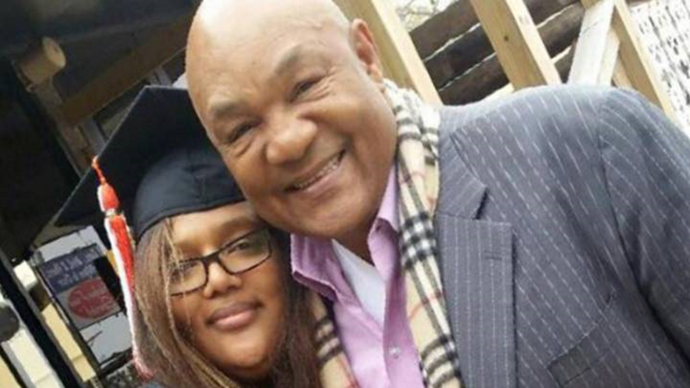 La tragedia del mítico boxeador George Foreman: encuentran muerta a su hija