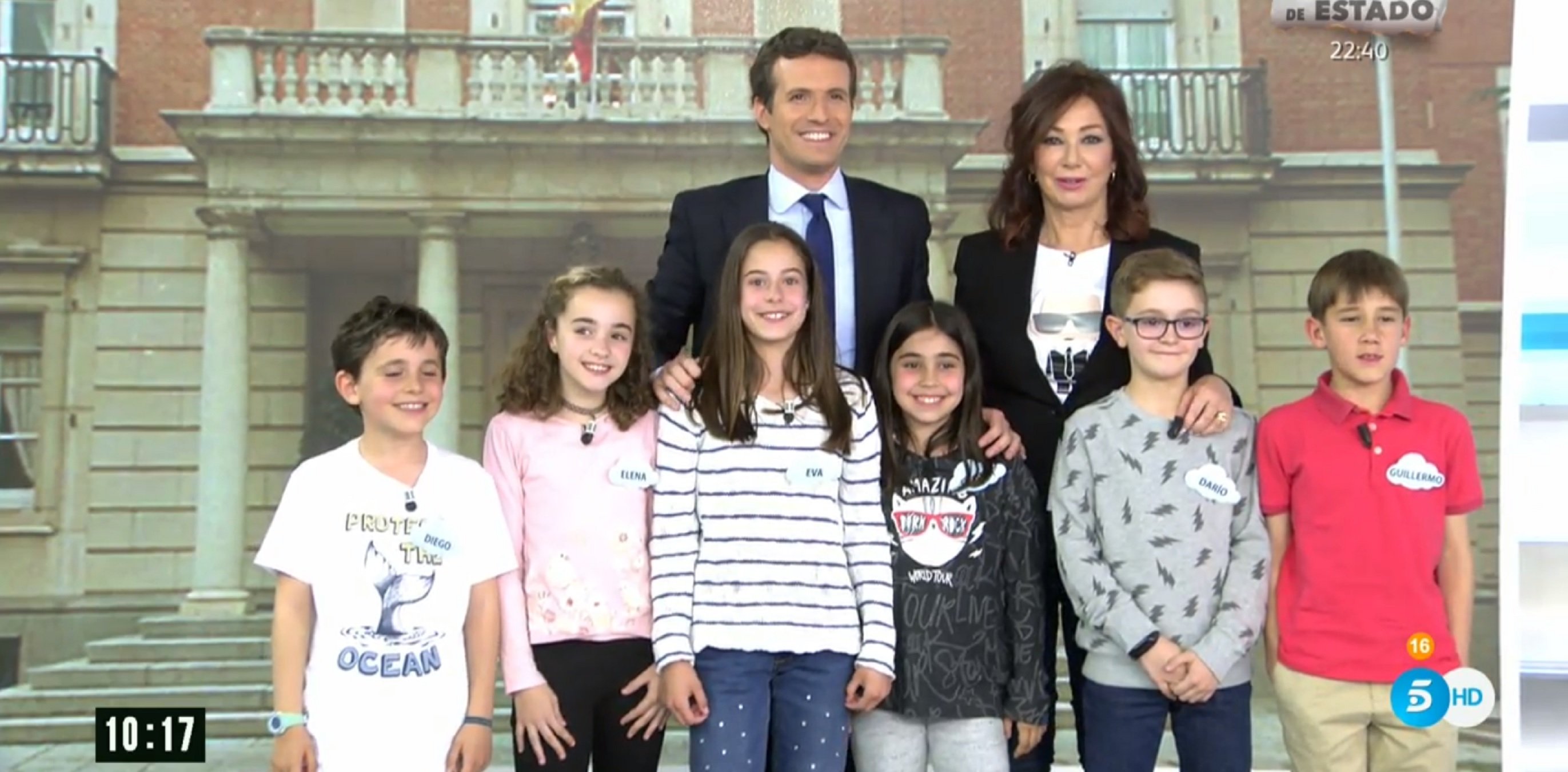 Vergonzoso Casado adoctrinando a niños: así explica lo de Torra y Puigdemont