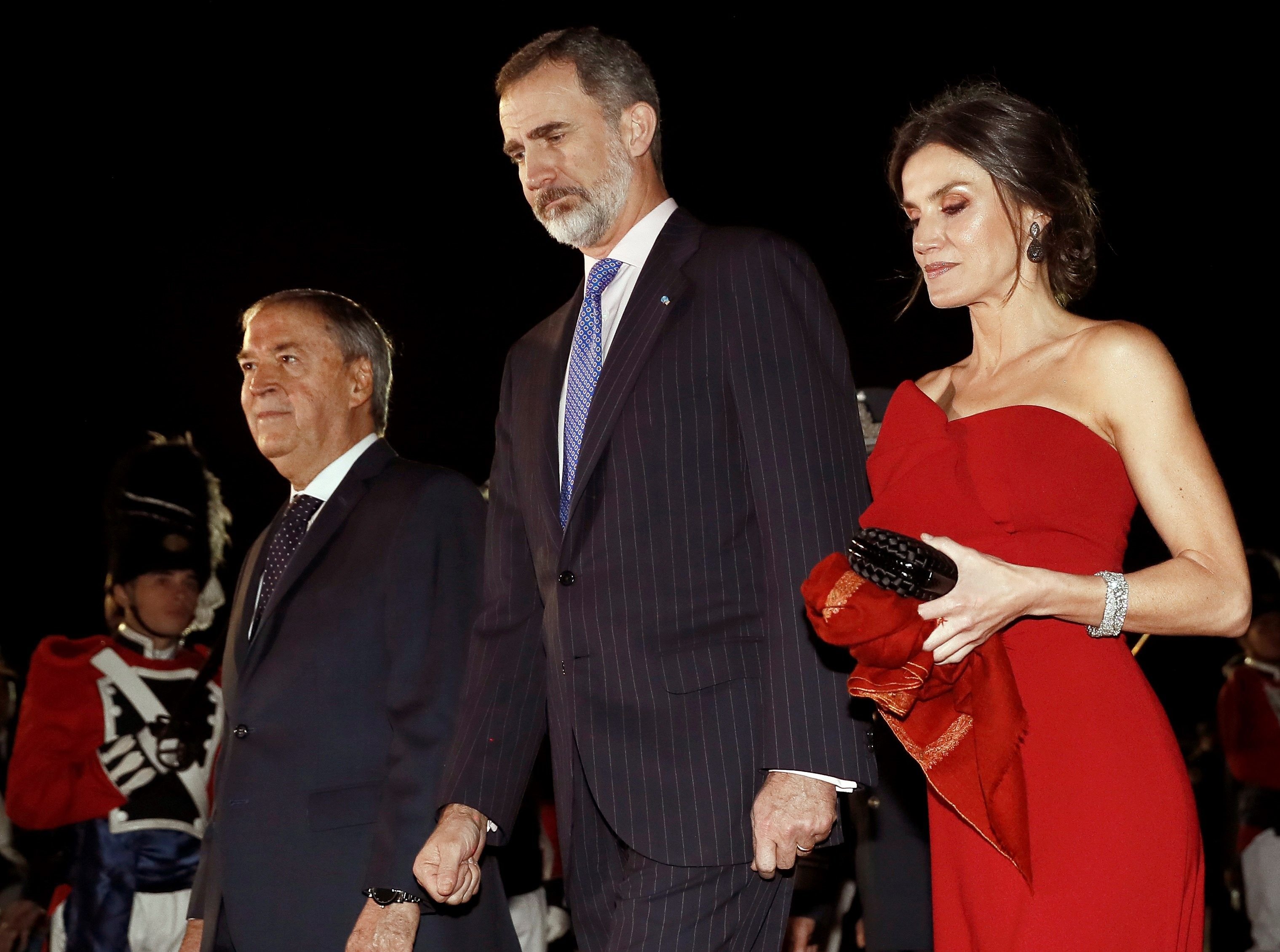 ¿Dónde vas Letizia? Descocada para la noche argentina marcando bíceps