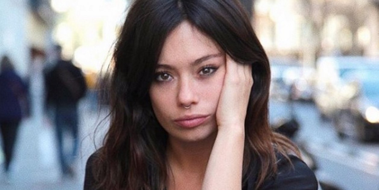 La tierna imagen de Anna Castillo y su novia en la intimidad de la cama
