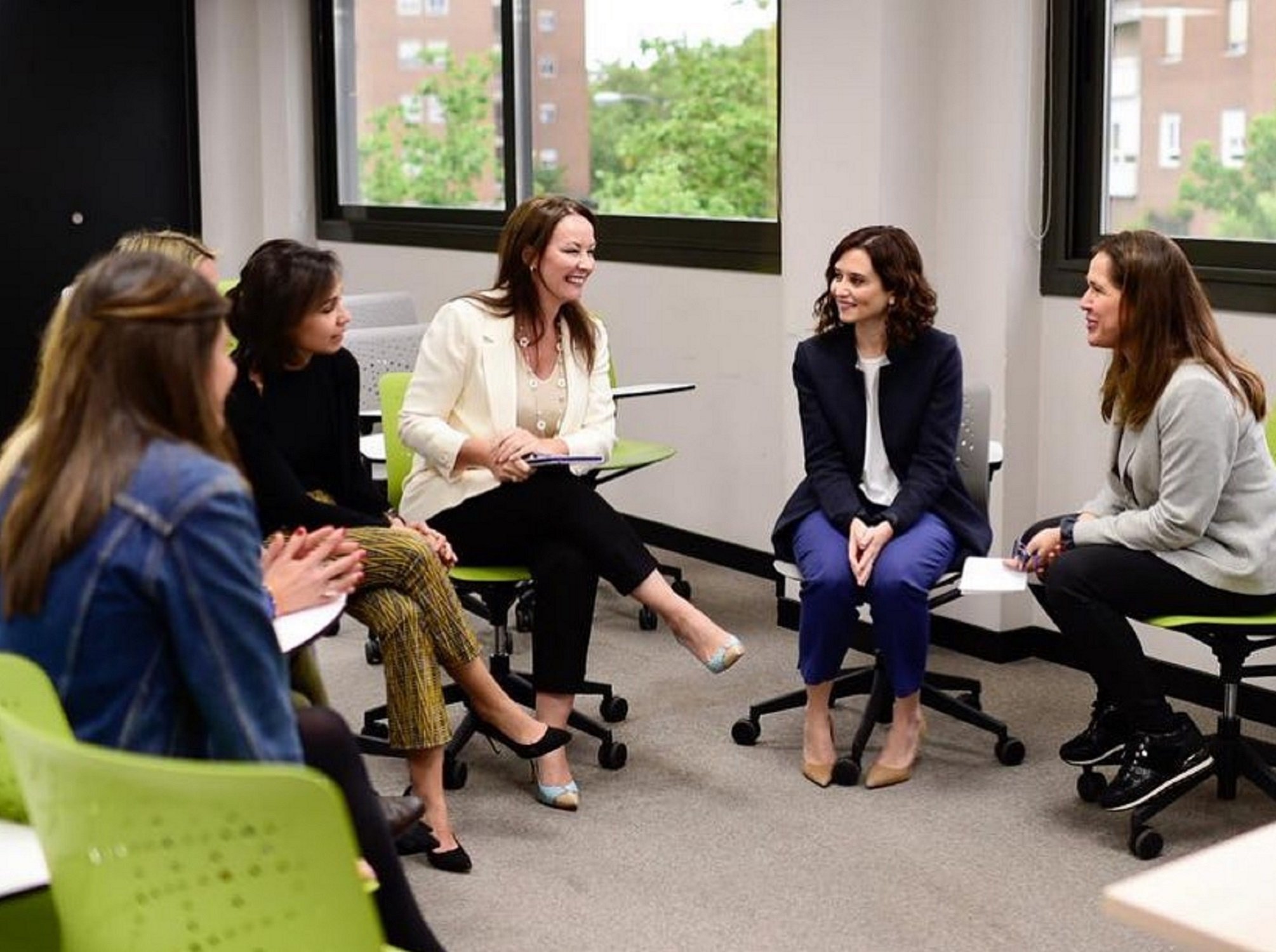 Un patètic vídeo de Díaz Ayuso atacant els rivals per com seuen es fa viral