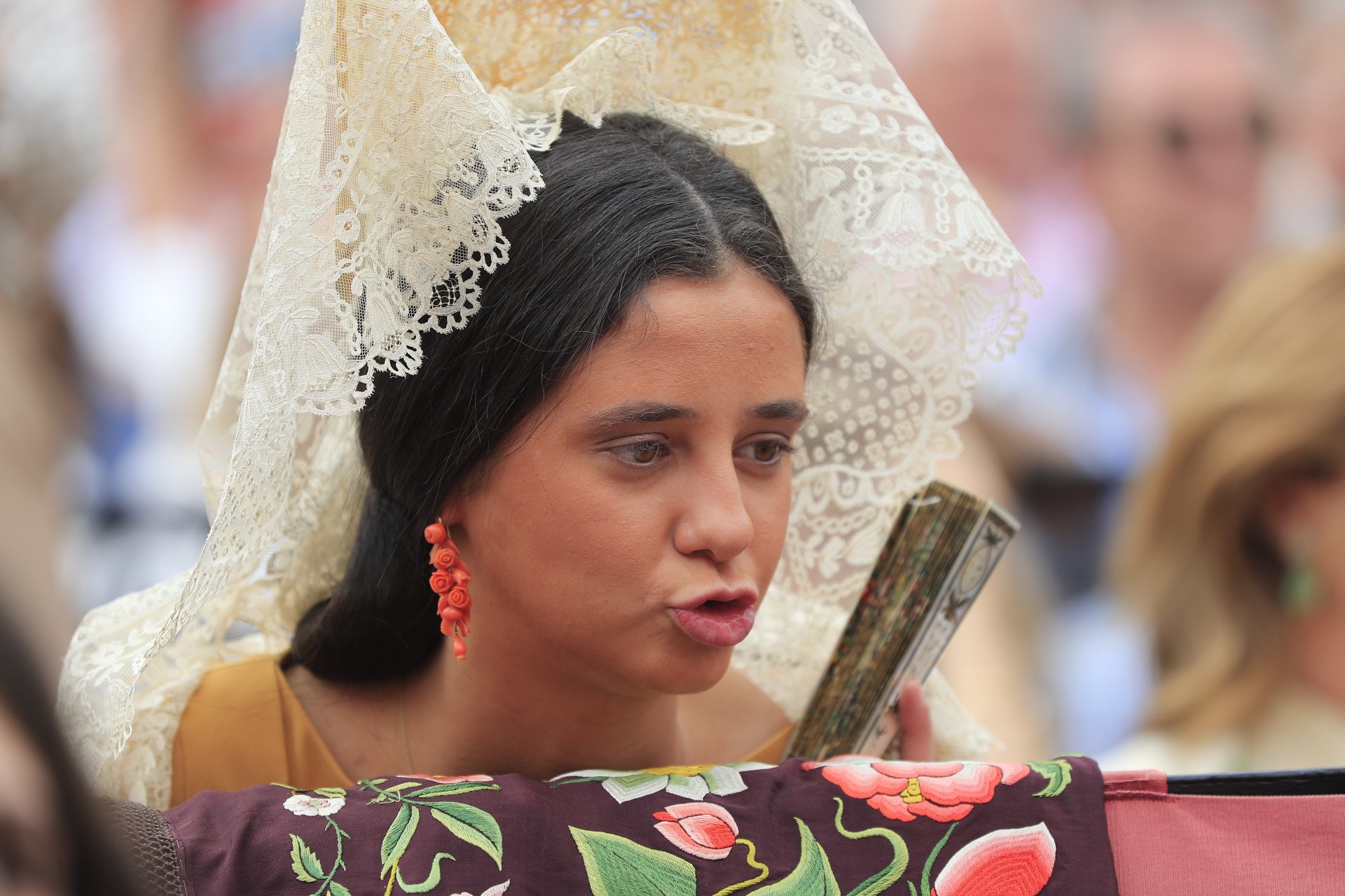Una "princesa grunge" con mantilla: Victoria Federica y su look taurino