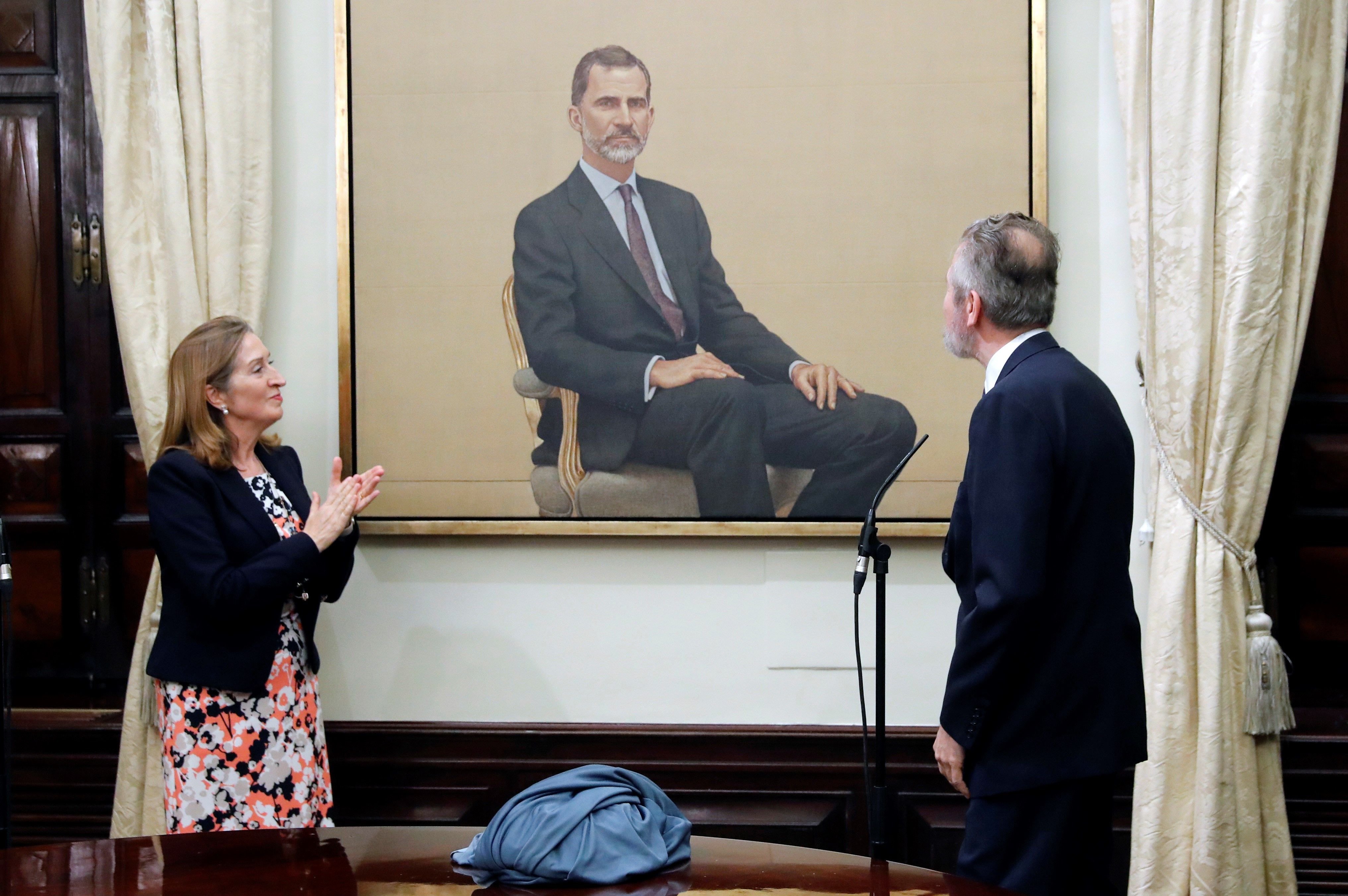 El vídeo del cuadro del rey que causa vergüenza ajena: "Parece que te mire"