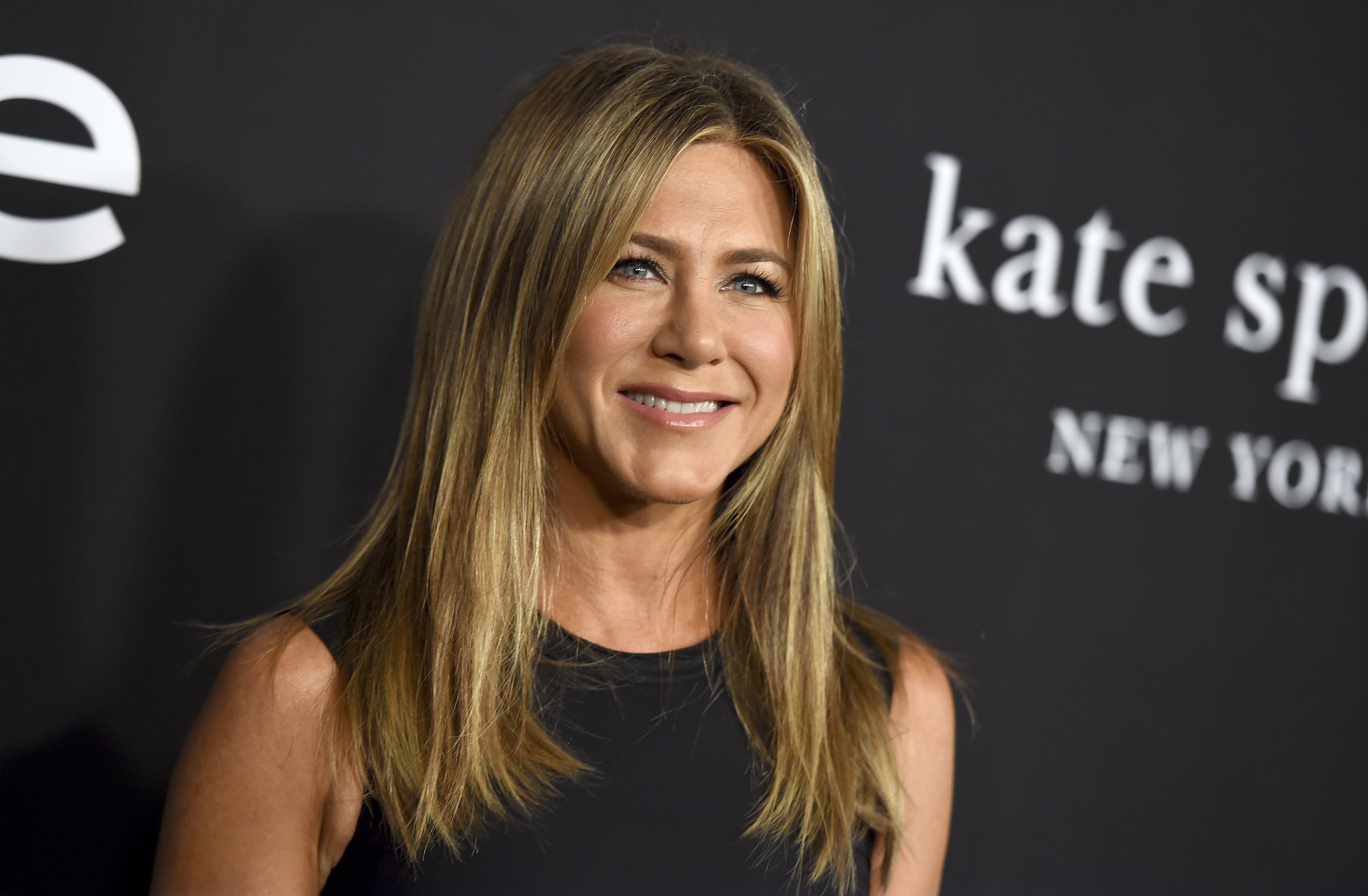 Saps què és el cupping? La teràpia que utilitzen Jennifer Aniston i Kim Kardashian per potenciar la seva bellesa