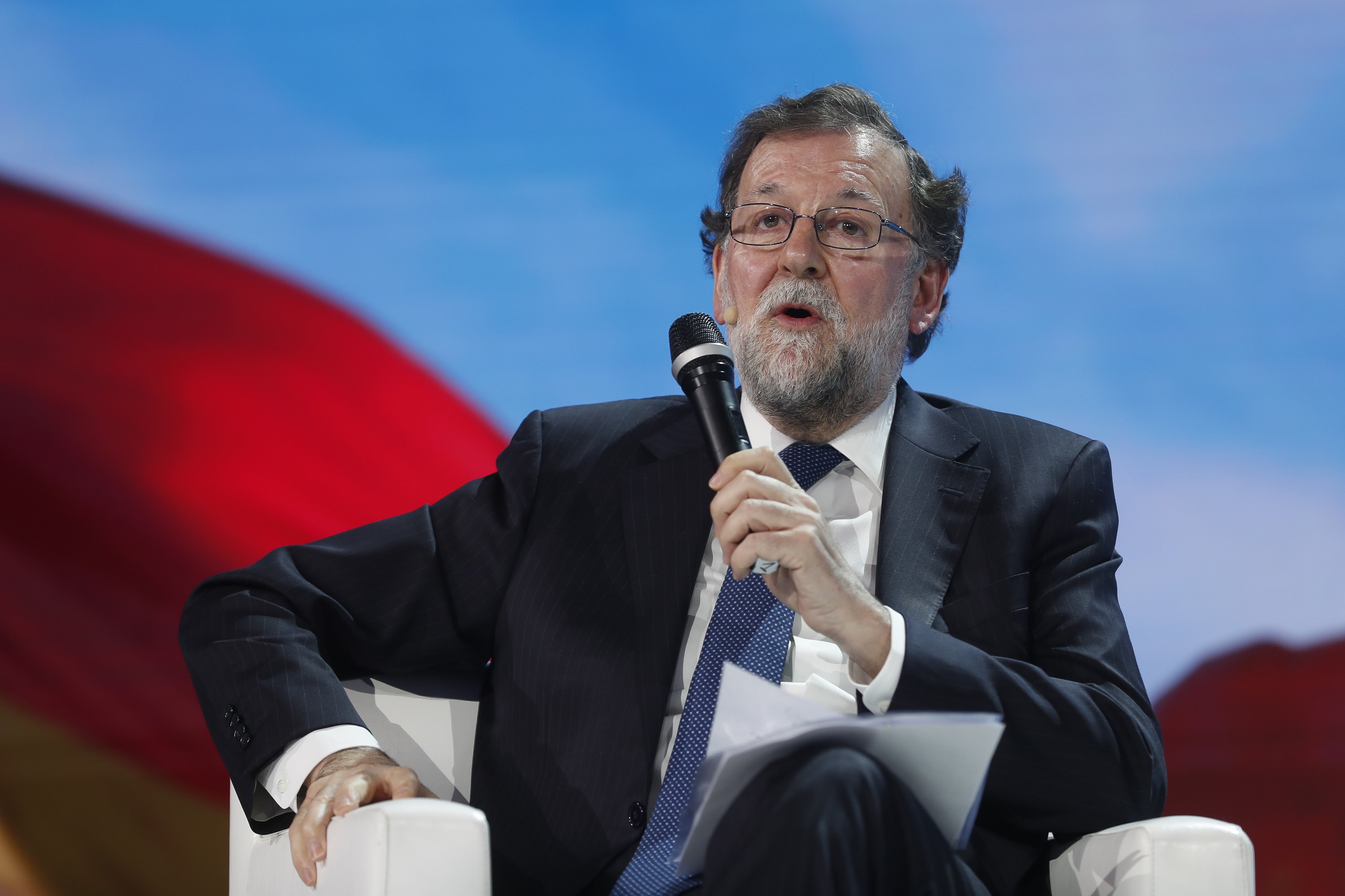 Pifia monumental de Rajoy: da el pésame por un Rubalcaba que no es