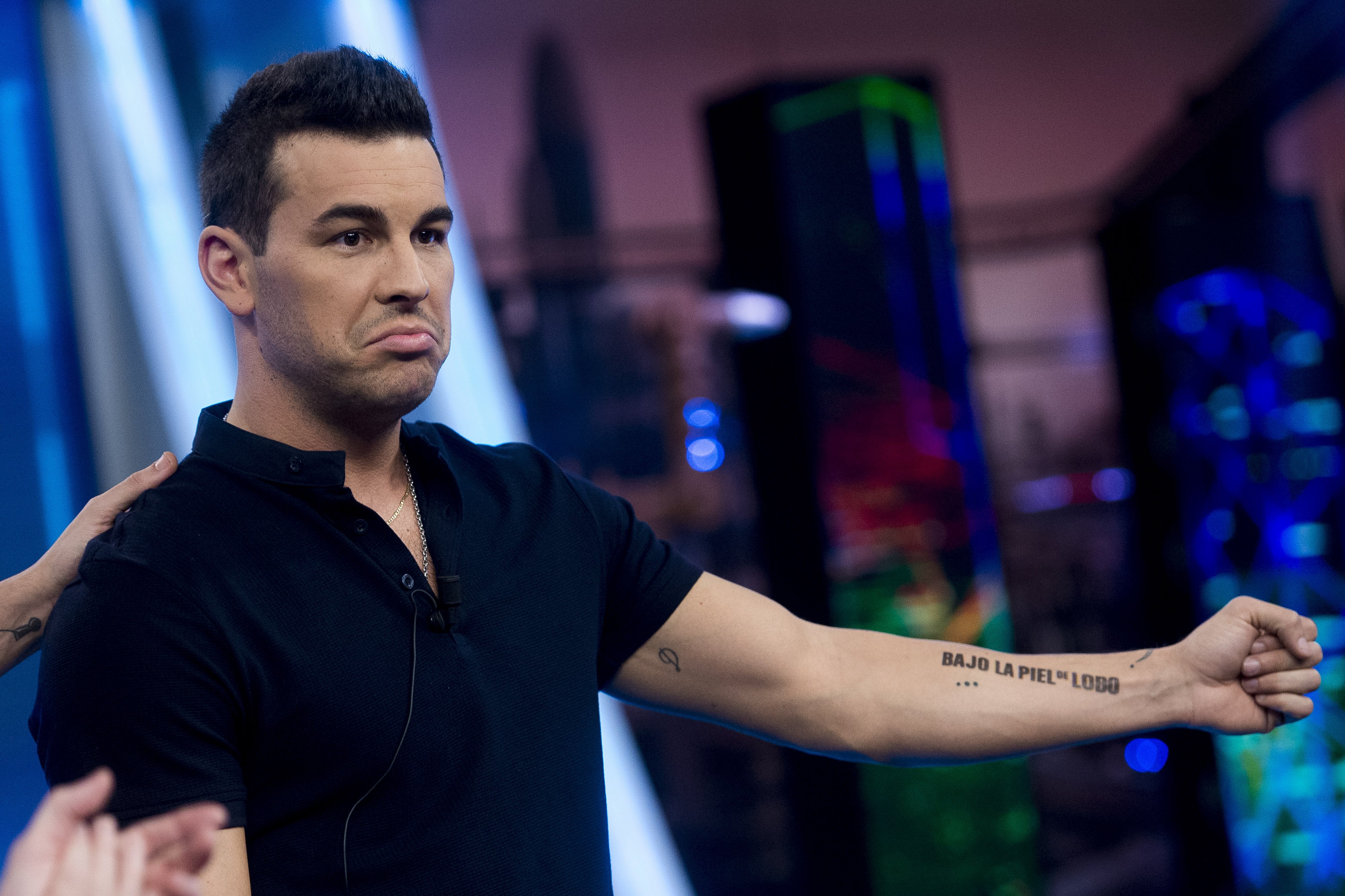 Mario Casas muestra su pene, descomunal: 