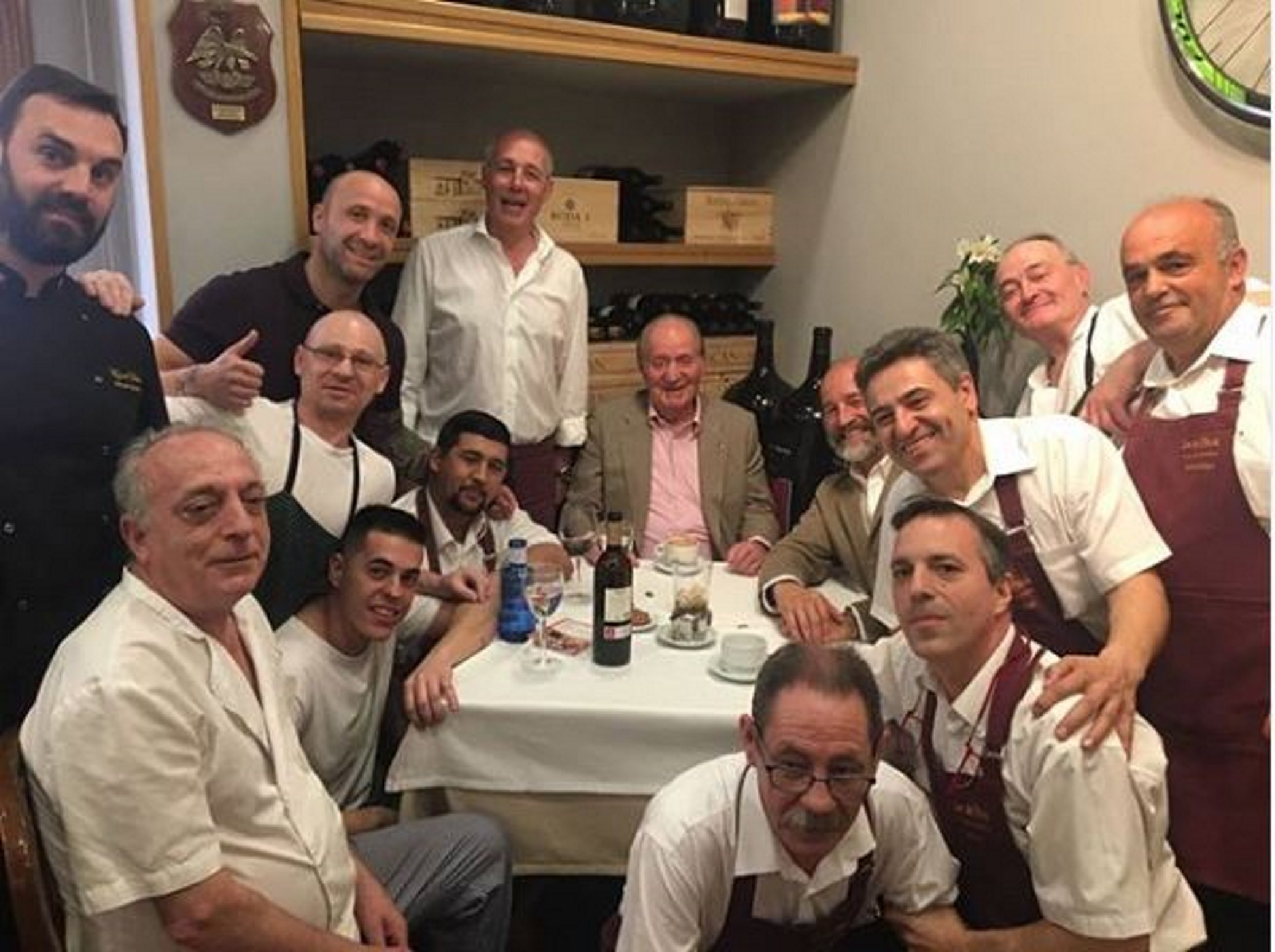 Com a casa: Les sobretaules de Joan Carles a un restaurant ultra de Madrid