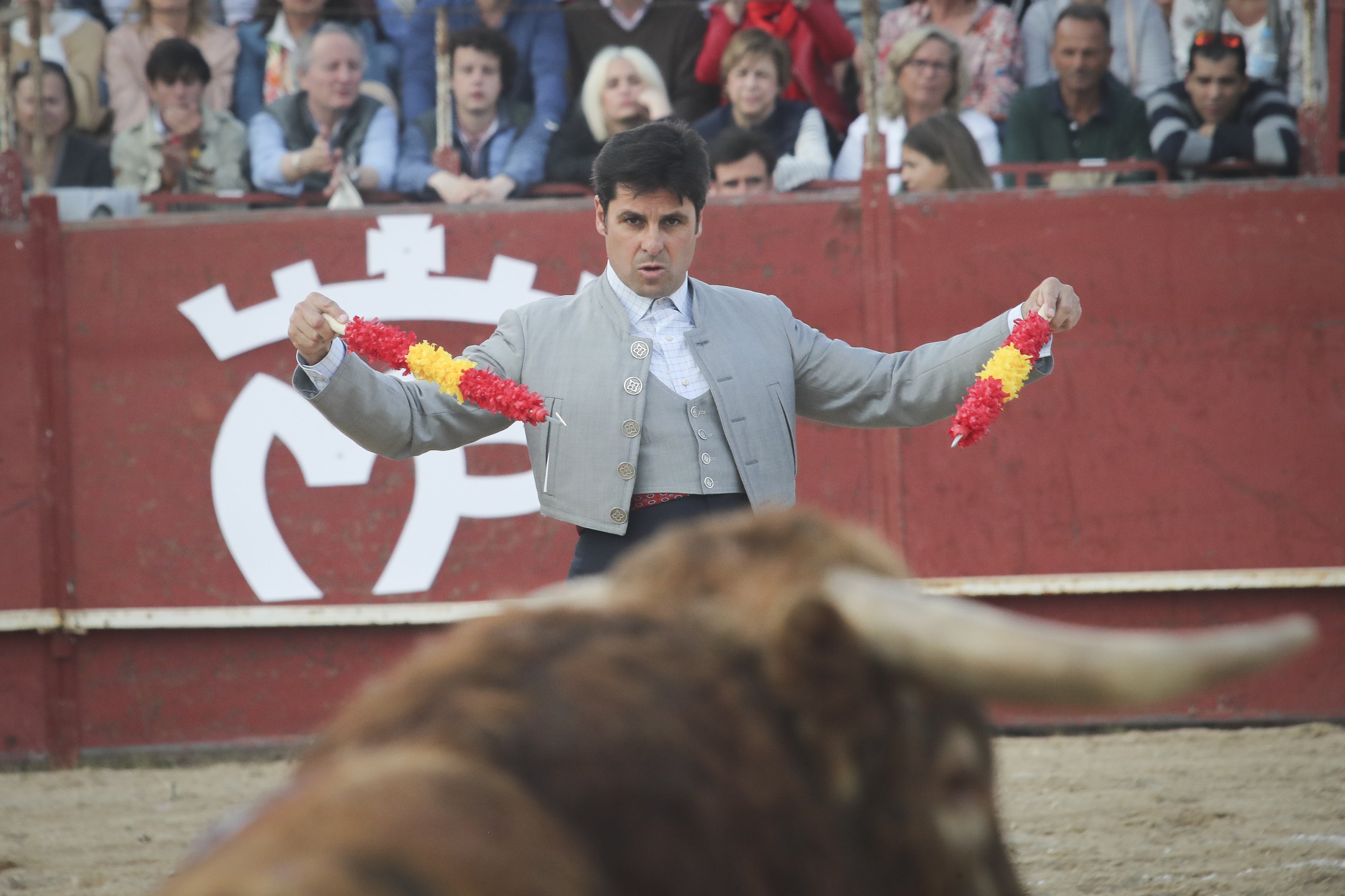 Fran Rivera rep una cornada als genitals: “Me podría haber sacado los testículos”