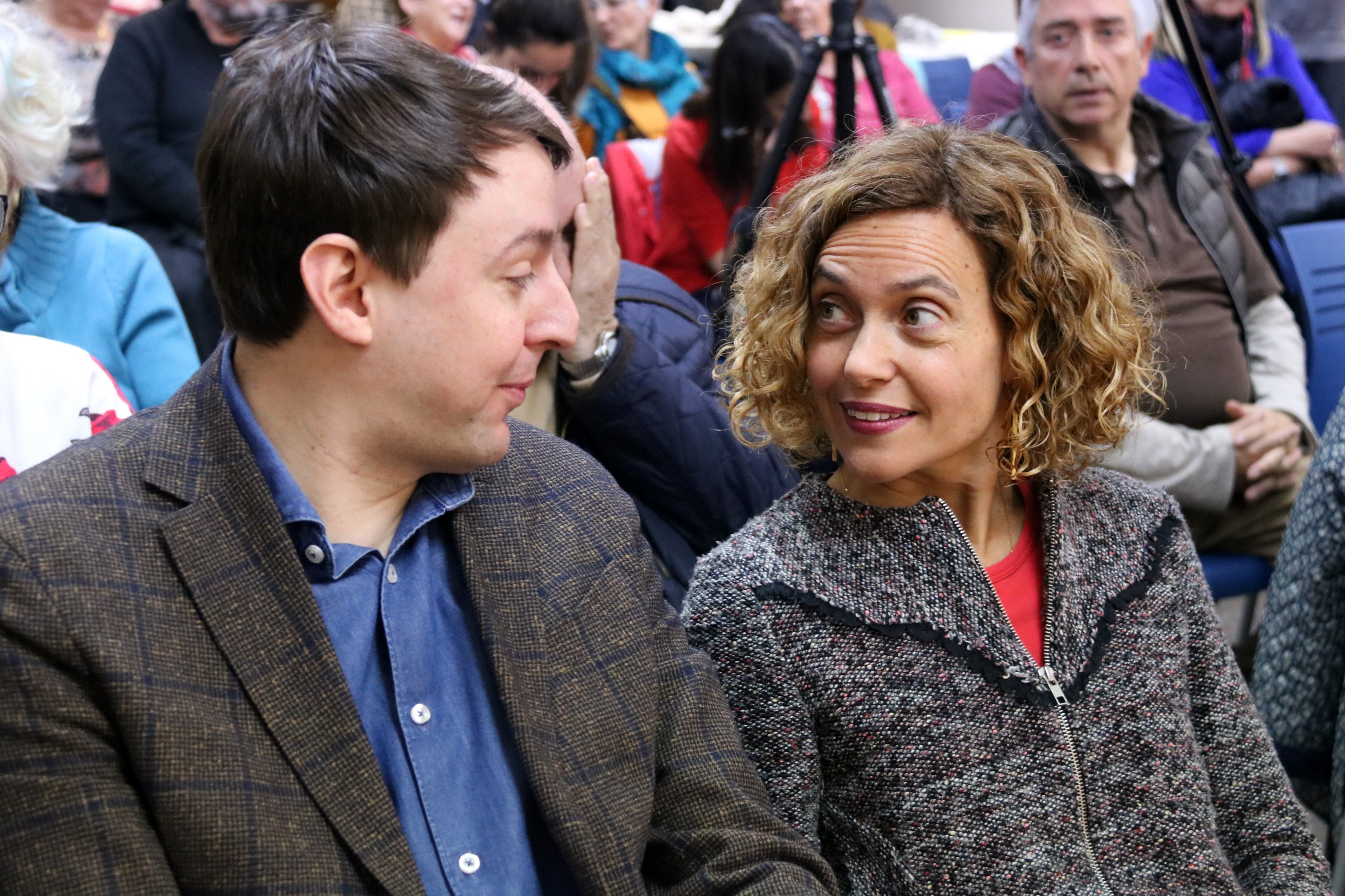 Destrueixen el candidat del PSC a les europees per la foto del cartell electoral