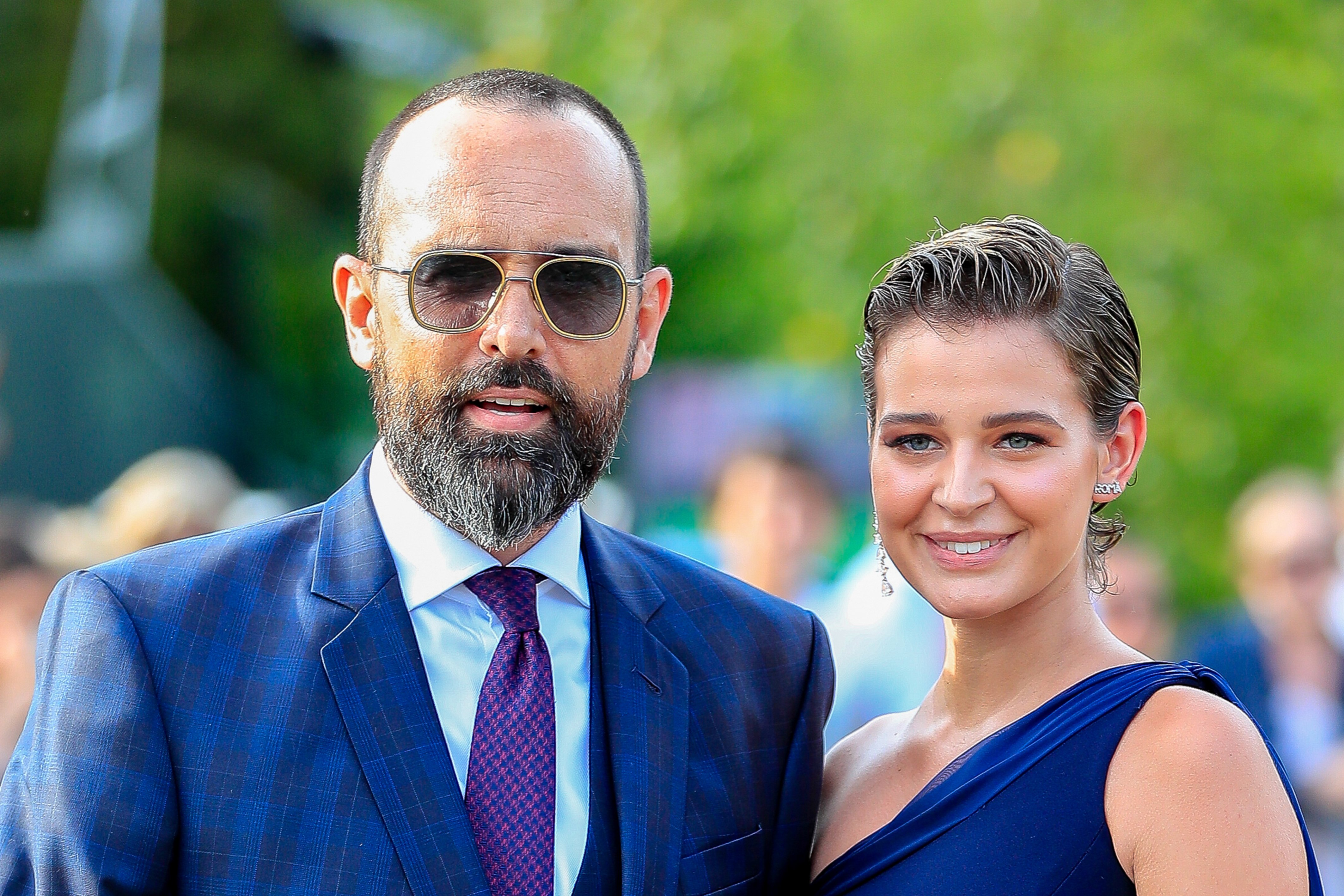 Escanes, Dulceida, Matamoros... Tots els vestits de l’altra boda del cap de setmana