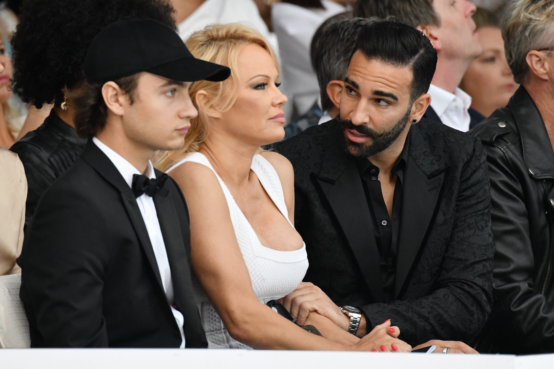 Pamela Anderson rompe con su novio futbolista y le acusa de amenazas: "Monstruo"