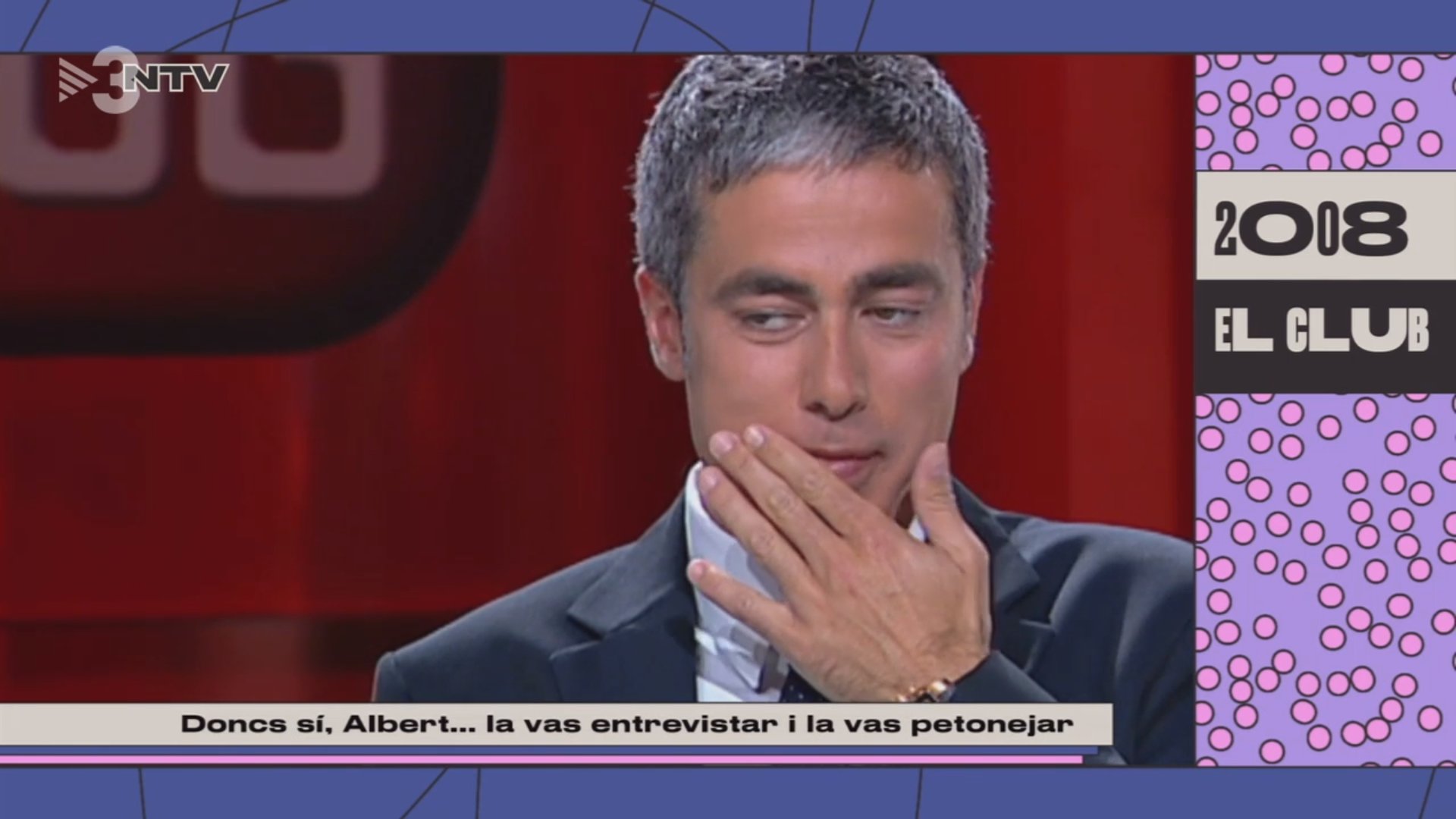 Los besos de Albert Om a sus invitadas en TV3: ¿De cuál no se acuerda?