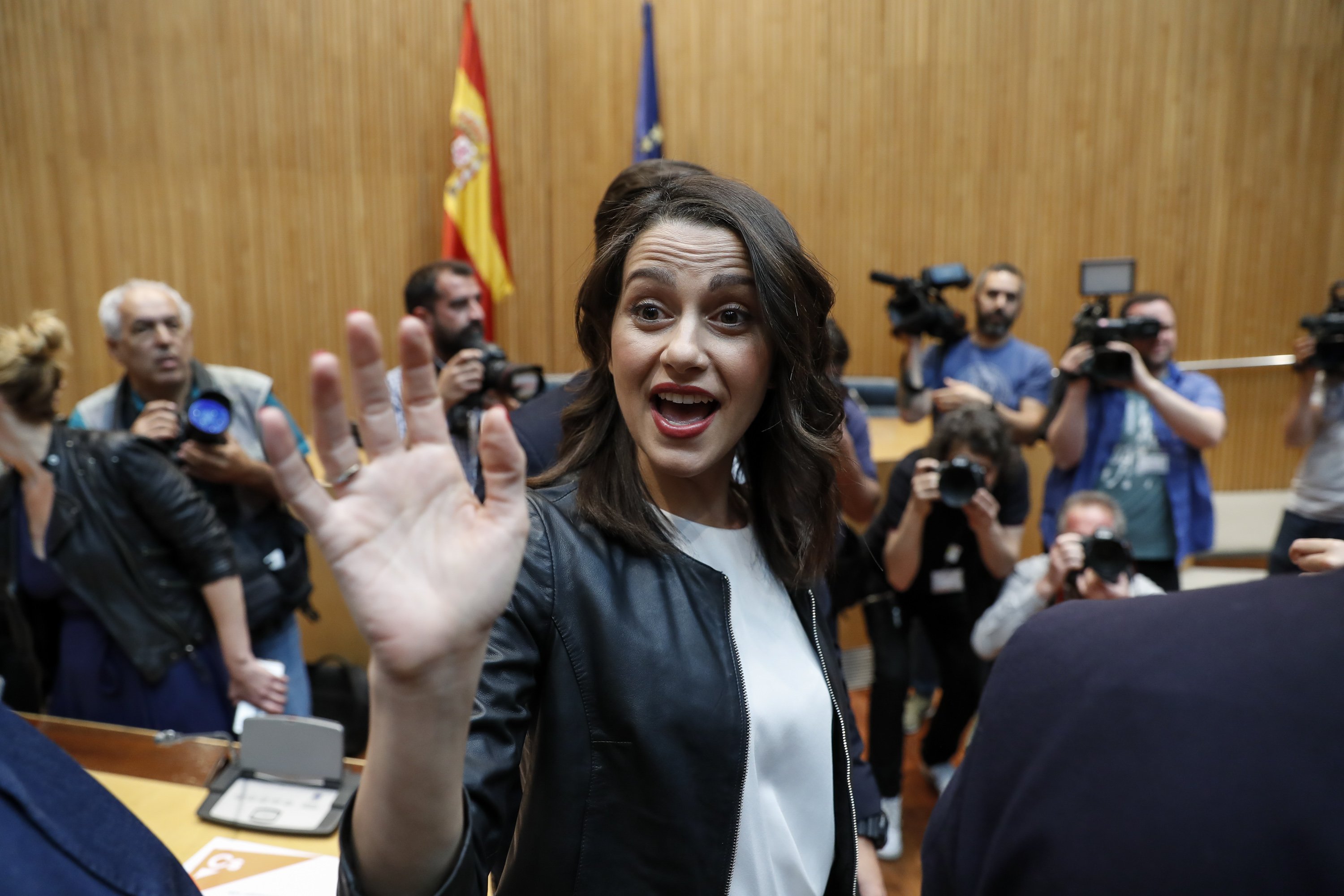 La xarxa embogeix amb la darrera foto d'una Arrimadas més macarra que mai