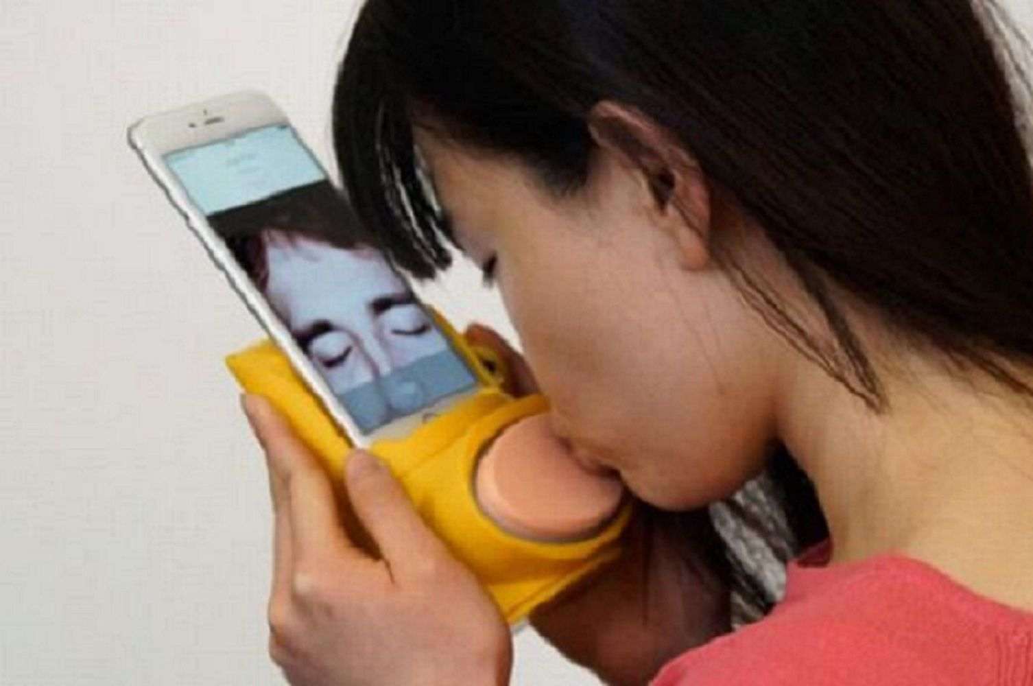 Fer petons amb el mòbil ja és possible