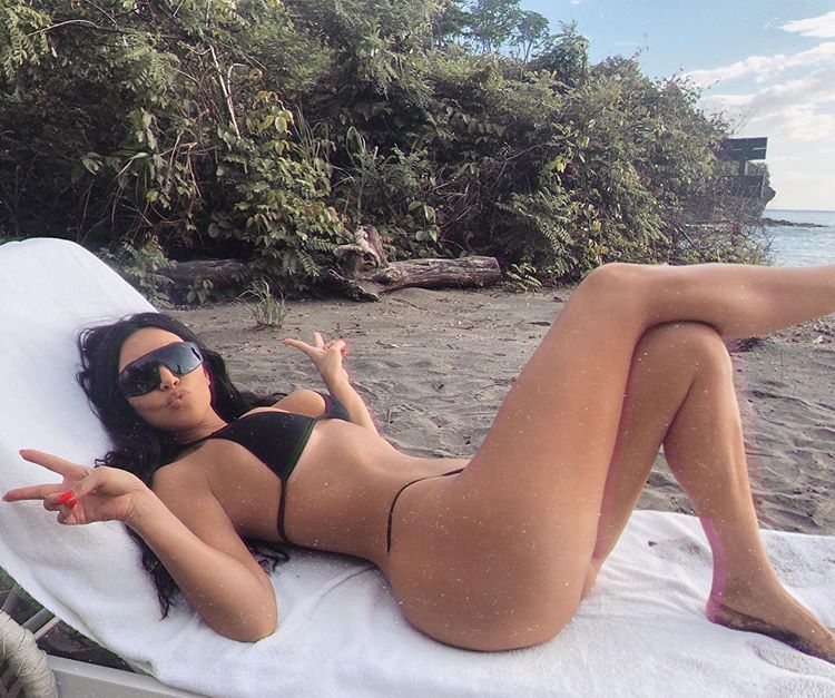 Kim Kardashian recupera el retoque en la cara que estuvo de moda en España y que ahora vuelve a ser tendencia