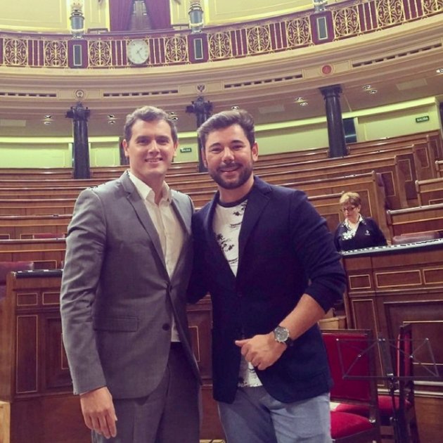 ¿Cuánto mide Albert Rivera? - Estatura real: 1,80 - Página 7 Albert-rivera-miguel-poveda-instagram_1_630x630