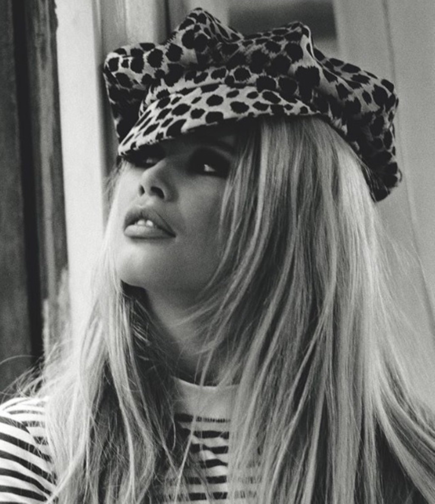 Claudia Schiffer, totalment despullada a la revista Vogue