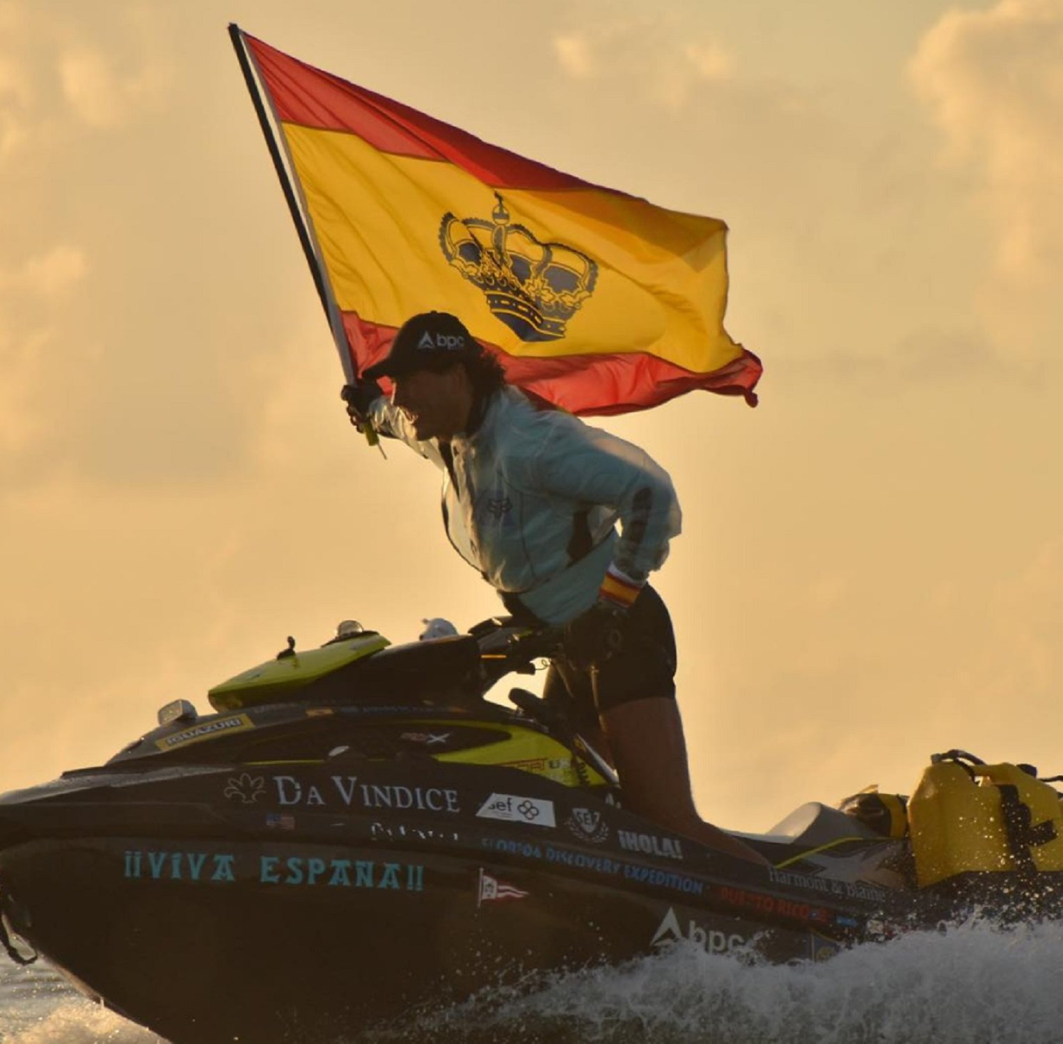 Puigdemont, 'invitado' a dar la vuelta al mundo con el unionista más freaky