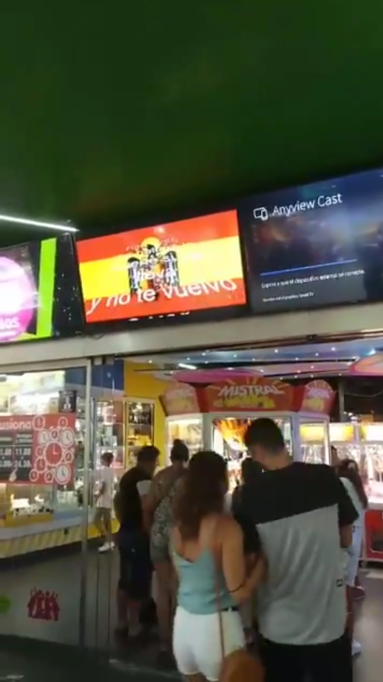 Sabotaje: Cine X y falangismo en las pantallas de un centro comercial de Cornellà