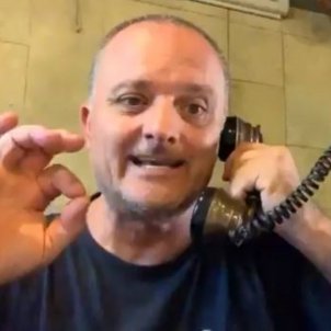 Resposta descomunal de Toni Albà quan l'ha trucat una companyia telefònica espanyola