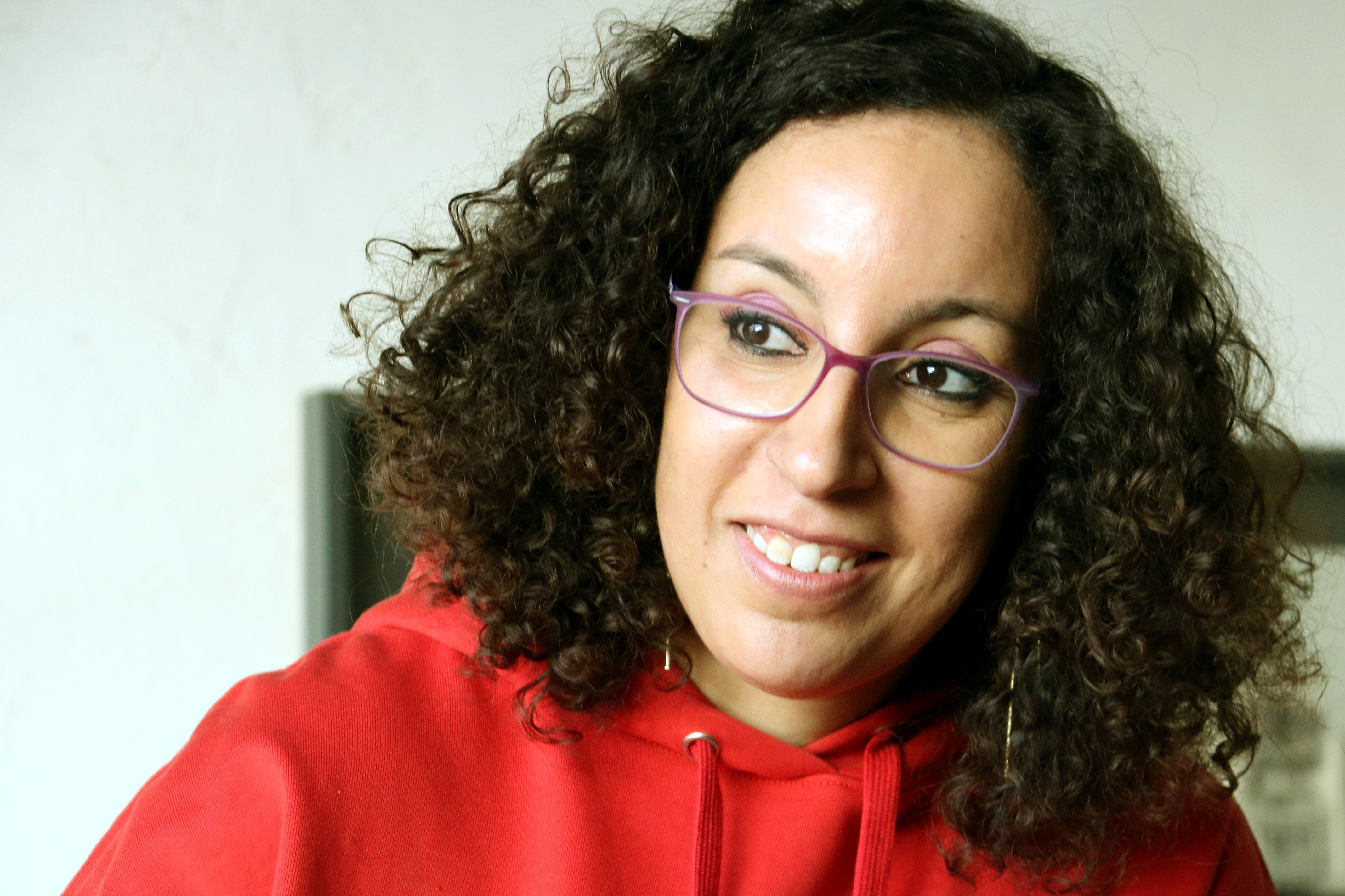Brutal reflexión de Najat El Hachmi a Rufián: "¿Perseguido el castellano? Me da la risa"