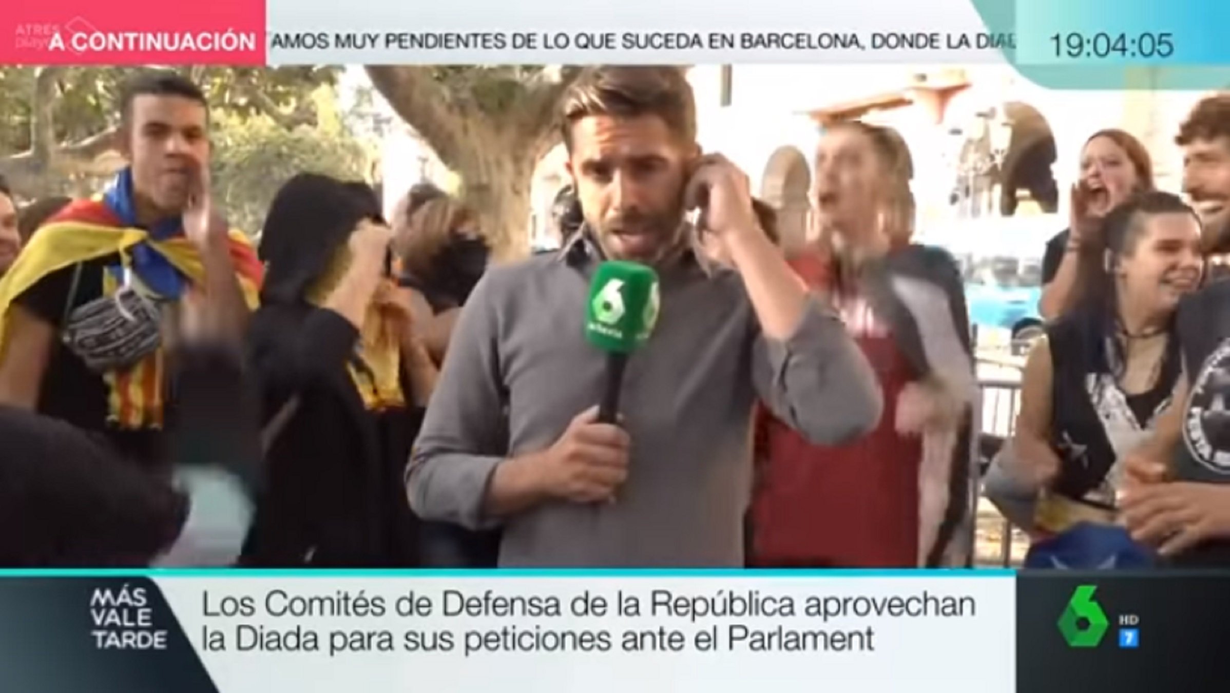 Així va simular i falsejar un reporter de La Sexta que l'increpessin a la Diada