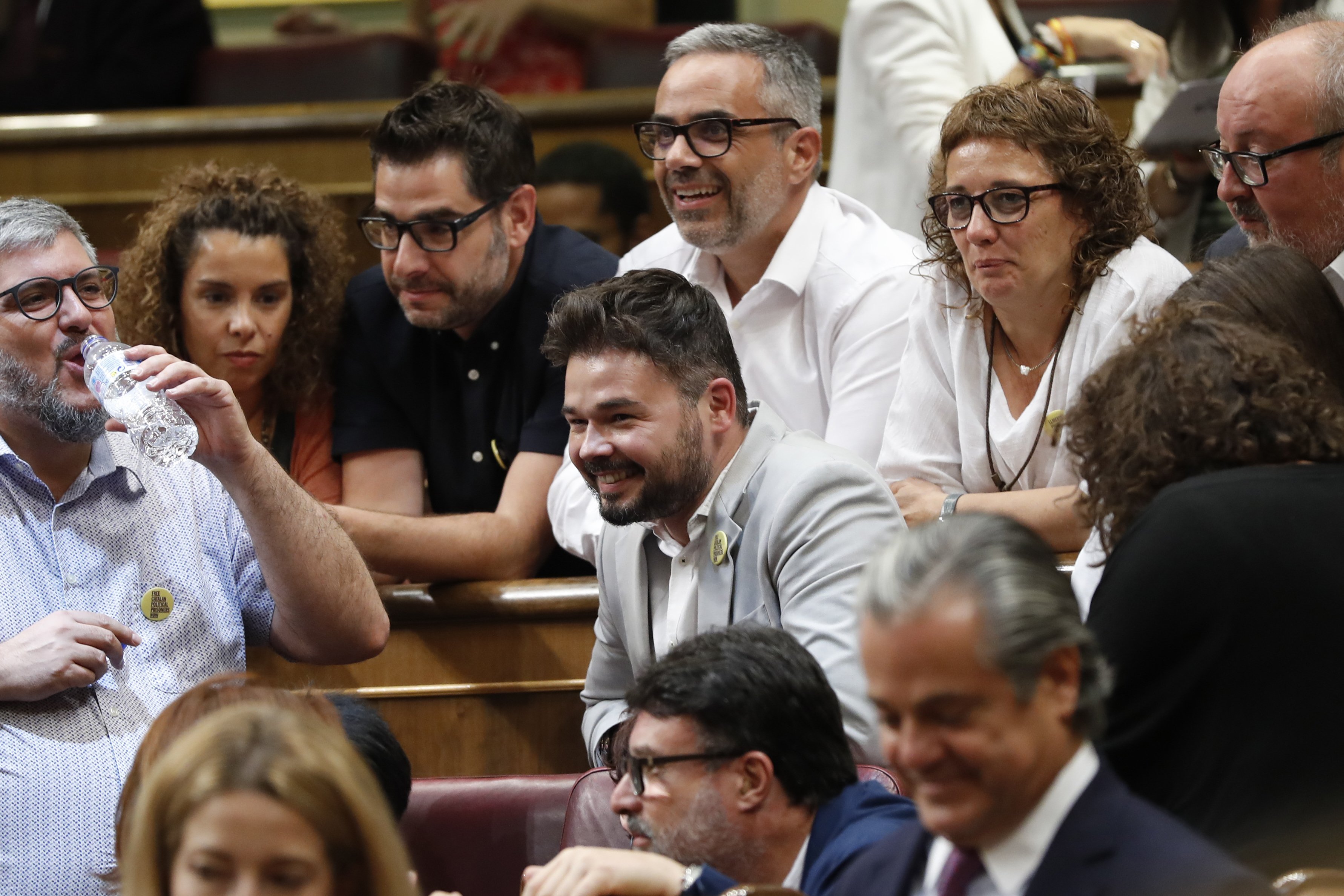 Rufián despatxa els haters amb una irònica foto després dels militars de Vilafranca