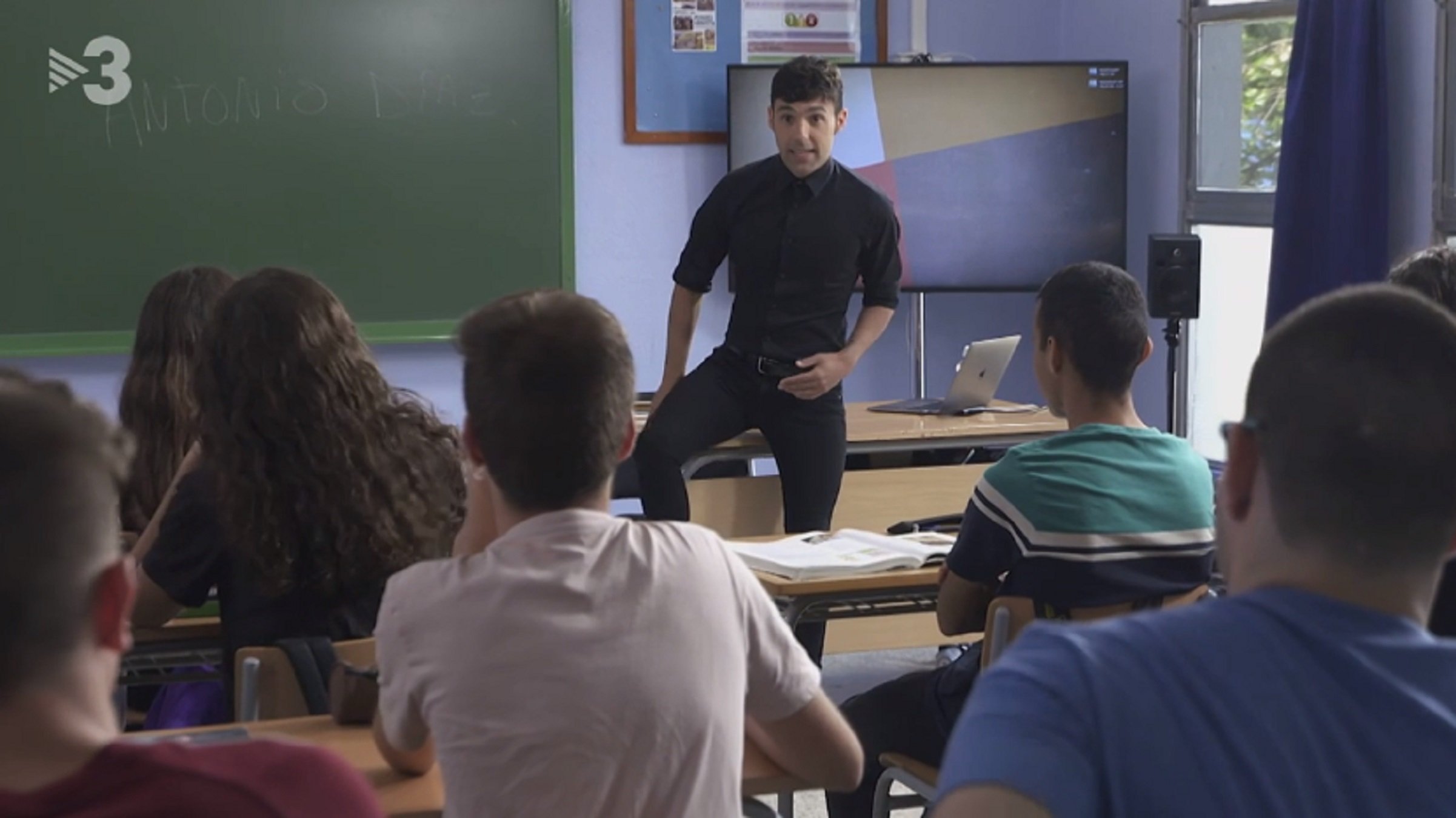 TV3 deixa en evidència Cs amb una classe on molts alumnes parlen castellà
