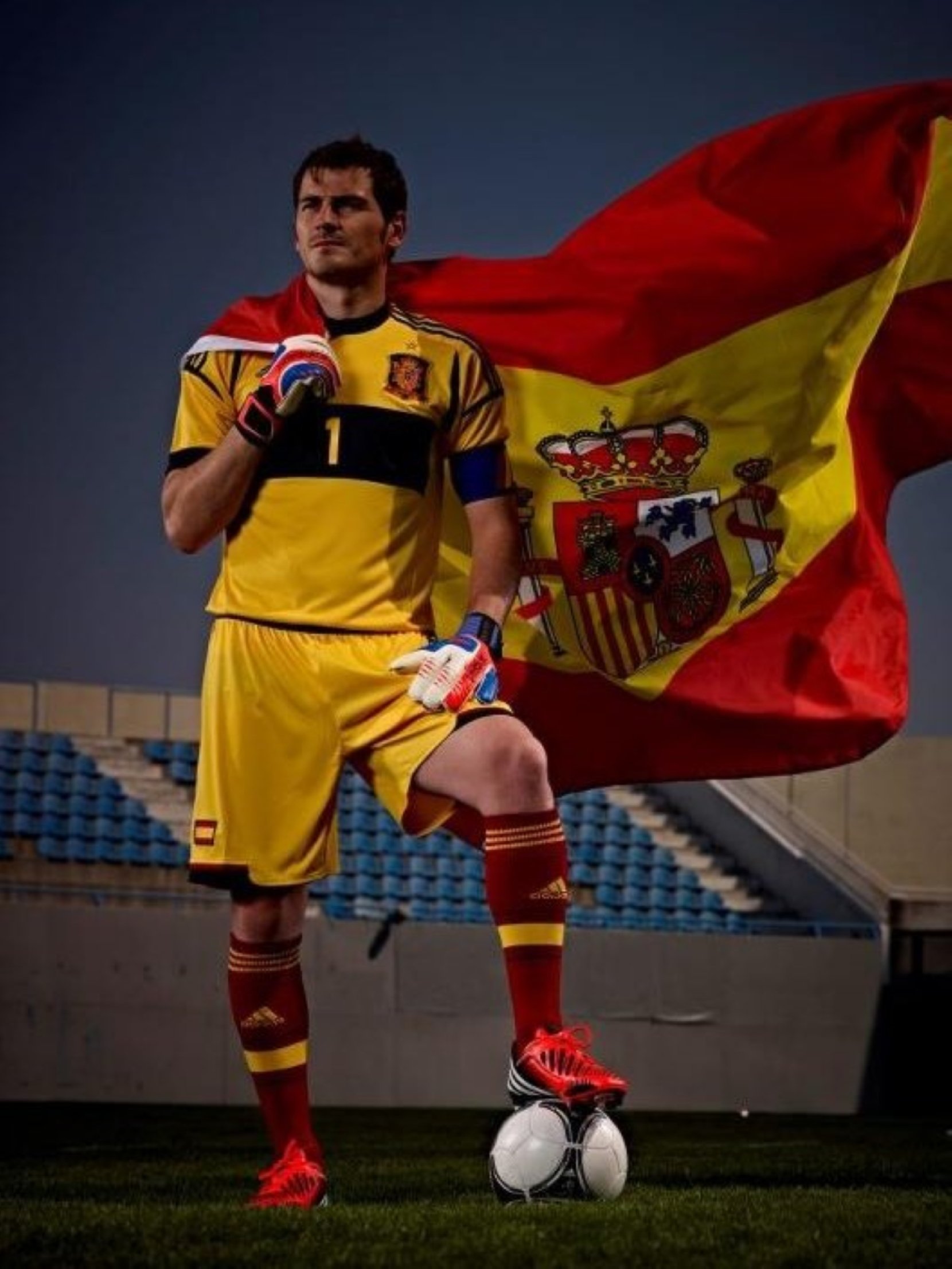 Casillas demana seny... i se'l mengen per escriure 'Catalunya': "con eñe melón"