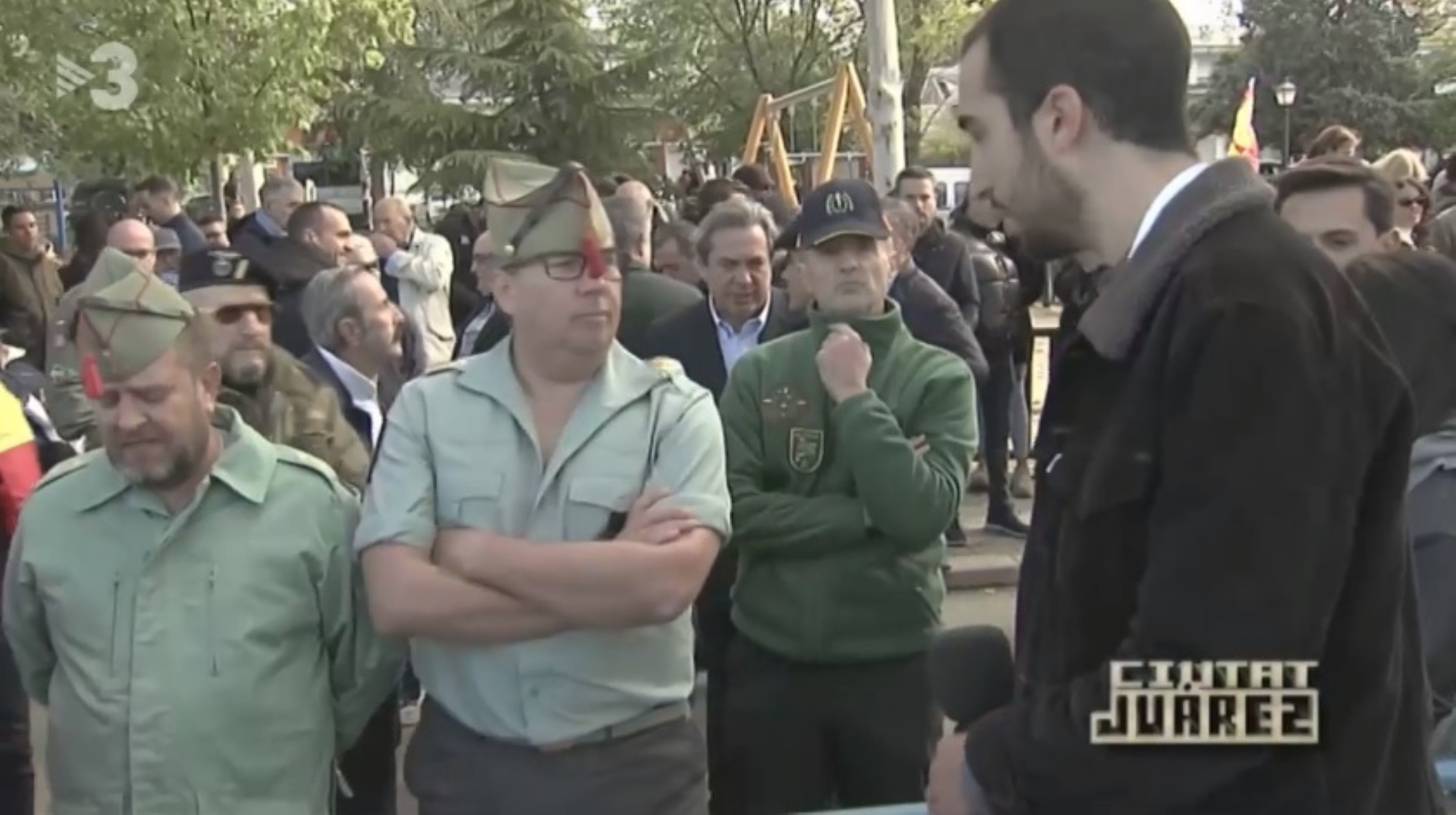 TV3 se mofa de los friquis franquistas que fueron a la exhumación: "No me enfoques, cabrón"