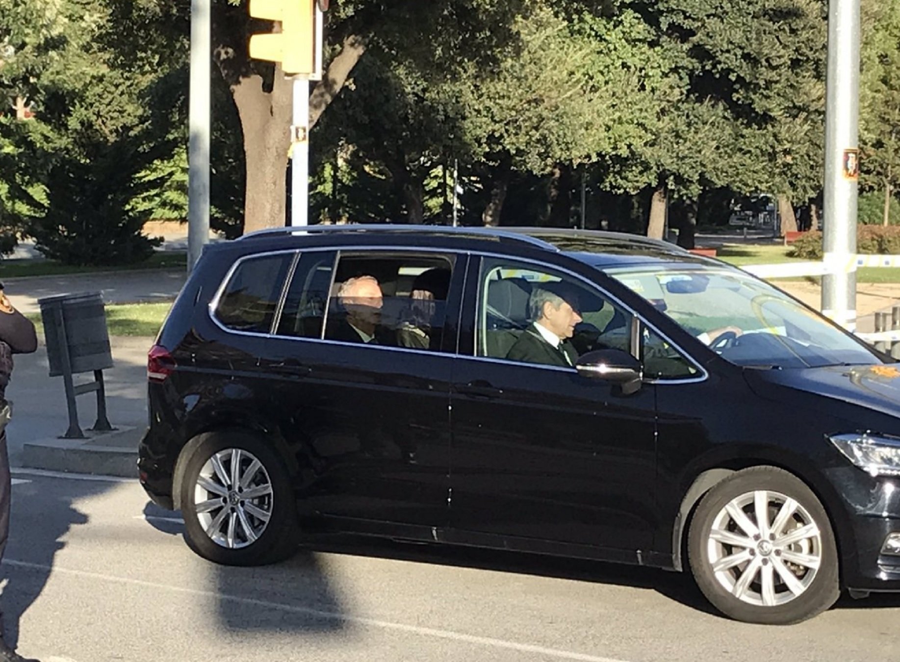 El conde de Godó, atrapado en el coche: le cierran el paso para ver al rey