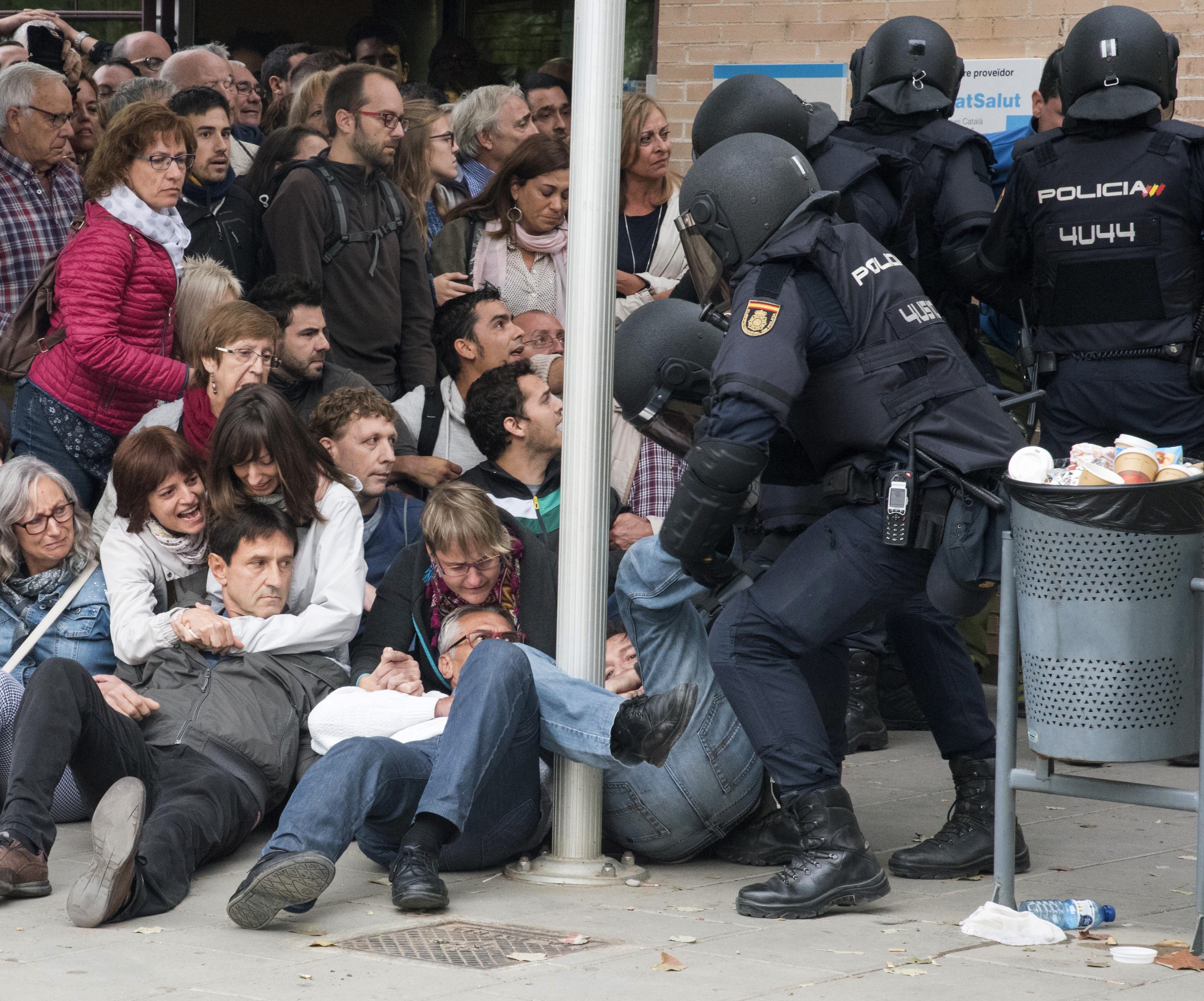 Tanca l'empresa catalana que va fer anuncis pro-abusos policials: "Que se joda"