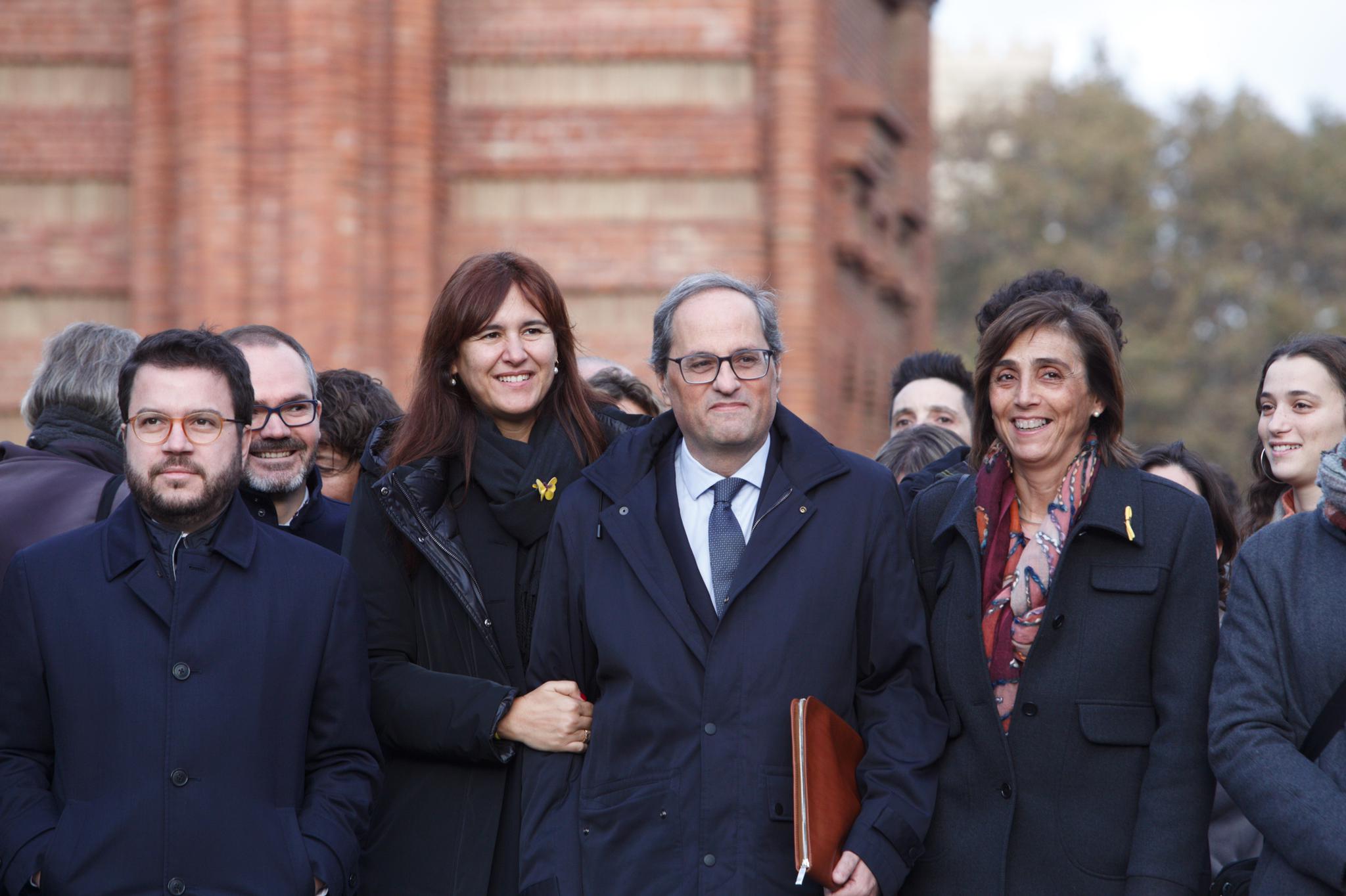 Greu errada a 'El País' sobre la inhabilitació de Quim Torra: "Desig i realitat"