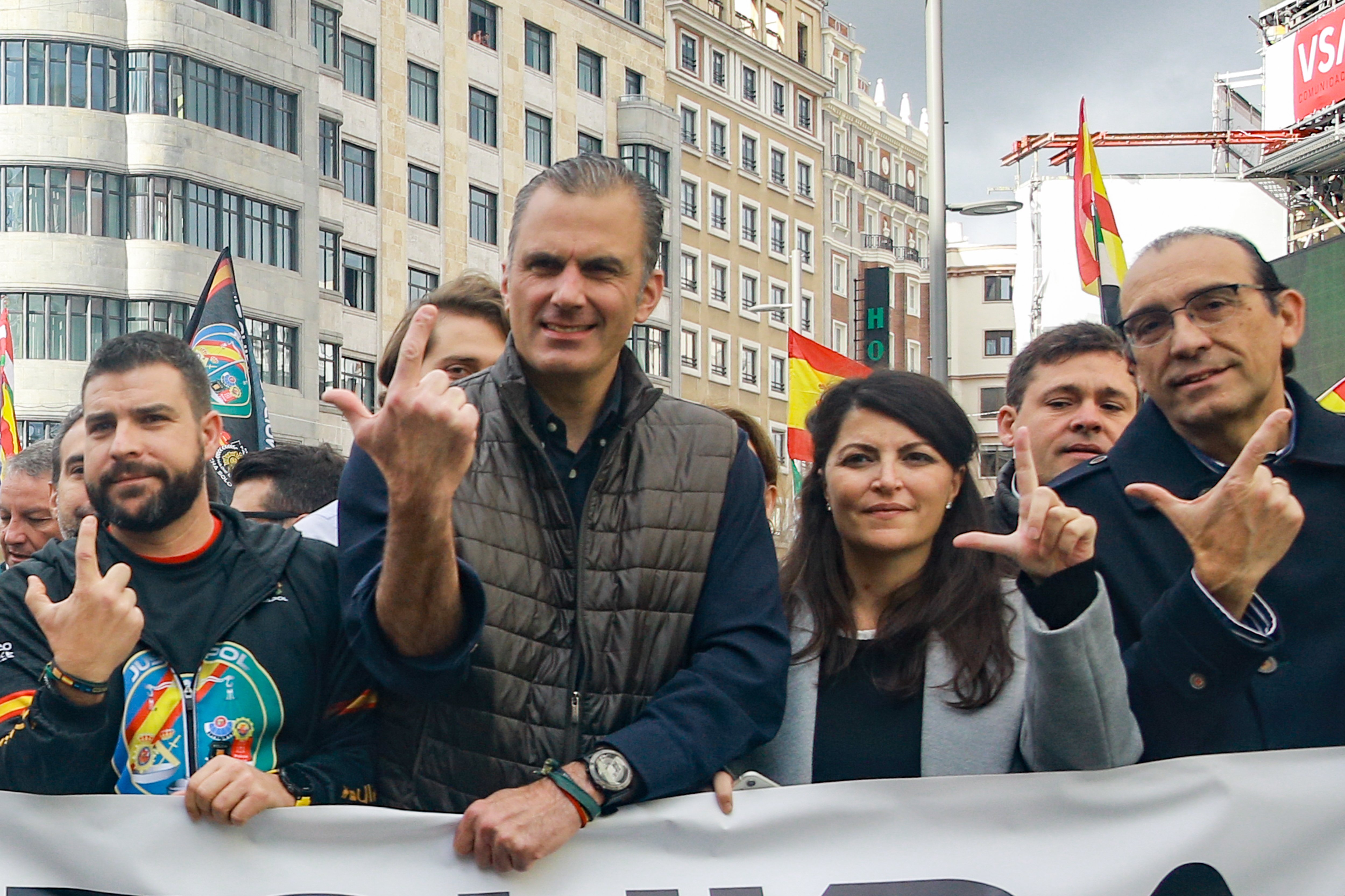 Ortega Smith i 'família': conyes a la xarxa per una fotografia molt reveladora