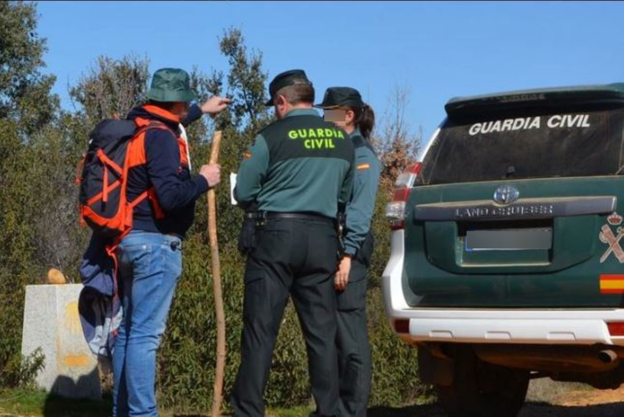 Delirante vídeo de guardias civiles empujando un coche y con comentarios ultras