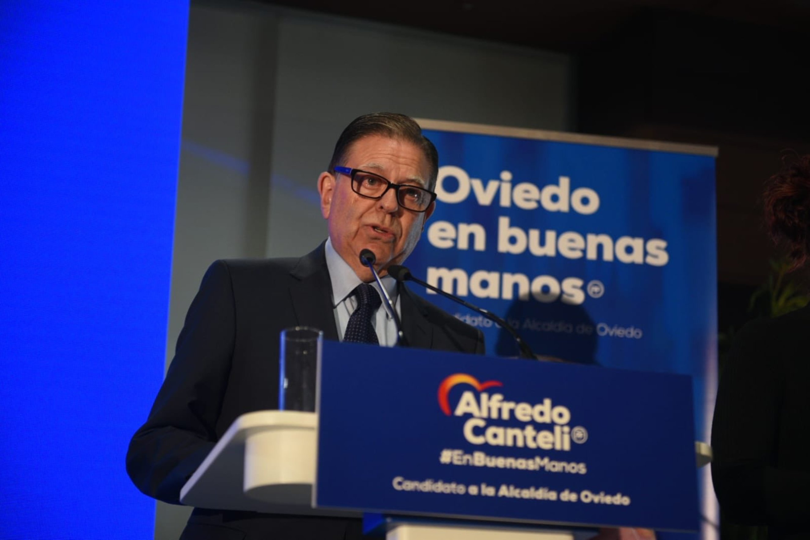 Patético ataque del alcalde de Oviedo contra Barcelona