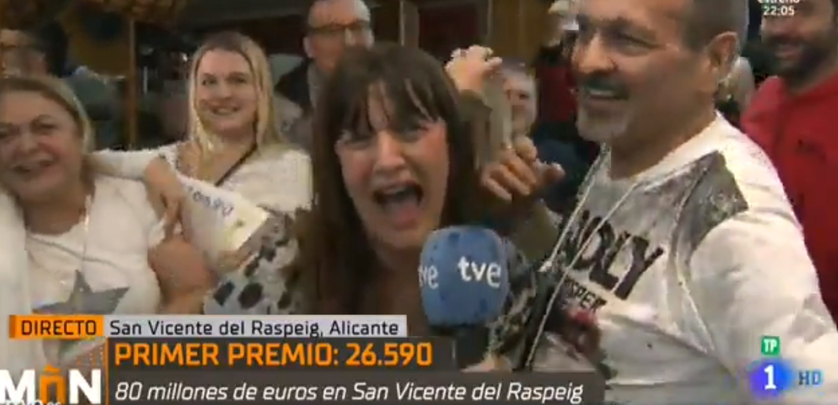 VÍDEO: Una reportera de TVE guanya el Gordo i es torna boja en directe