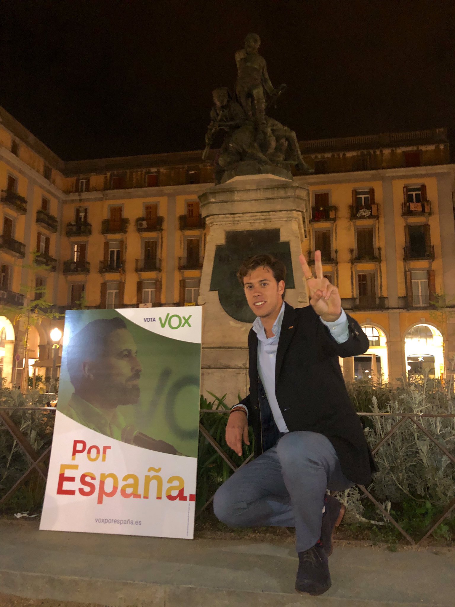 Una famosa actriz española humilla a un hooligan de VOX Girona