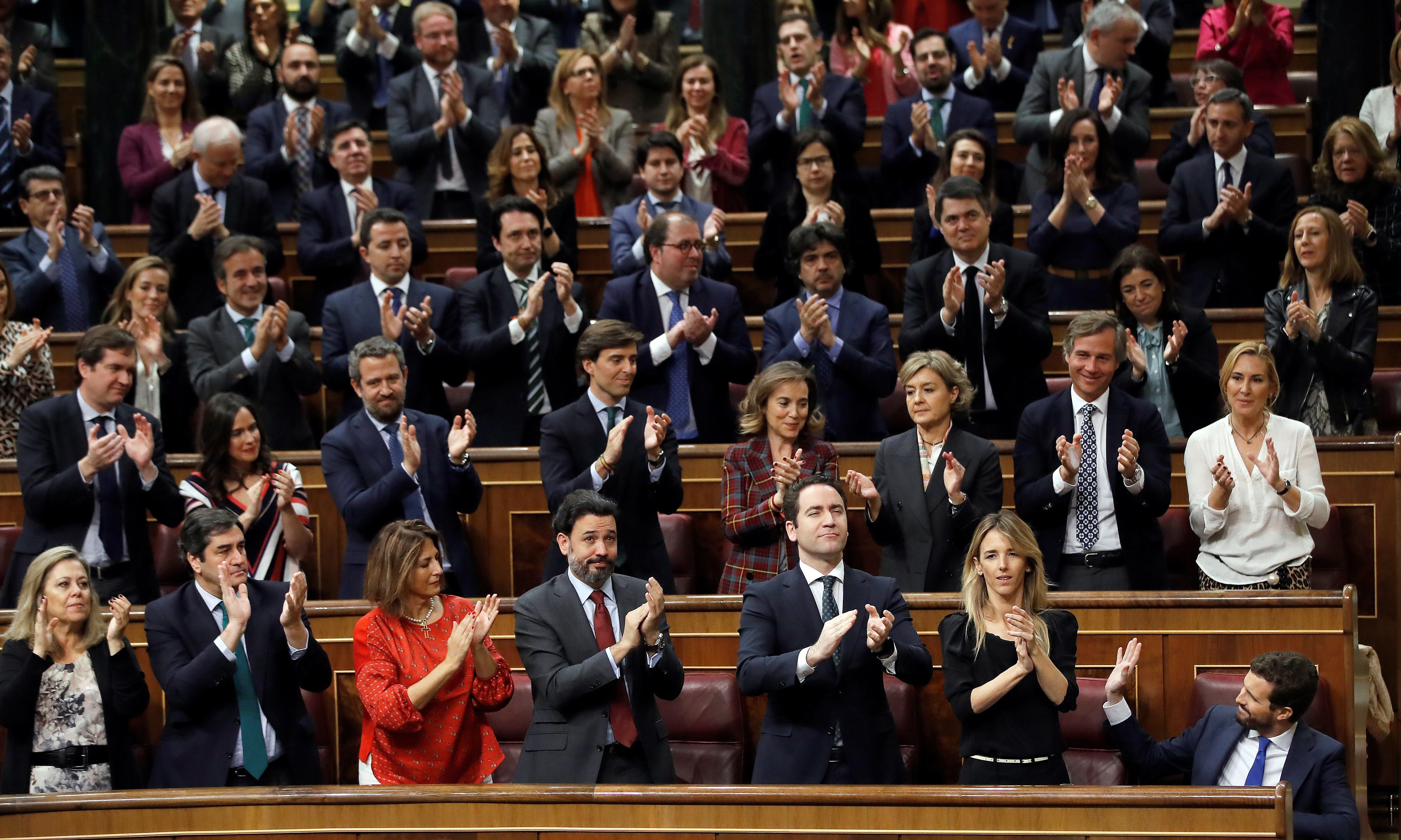 El móvil patriotero del diputado del PP retratando el show de la derecha