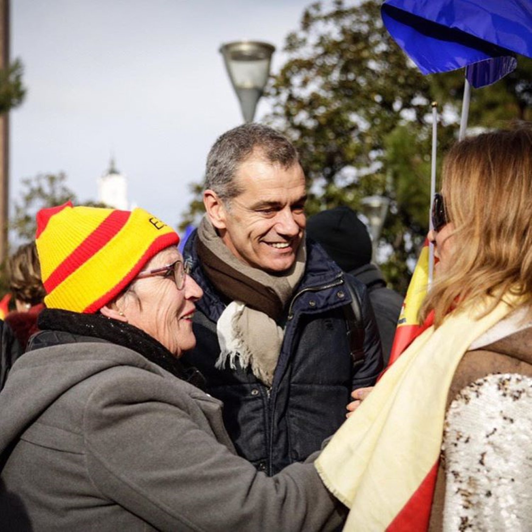 Expulsen un unionista al ple de Barcelona, Toni Cantó s'indigna i rep